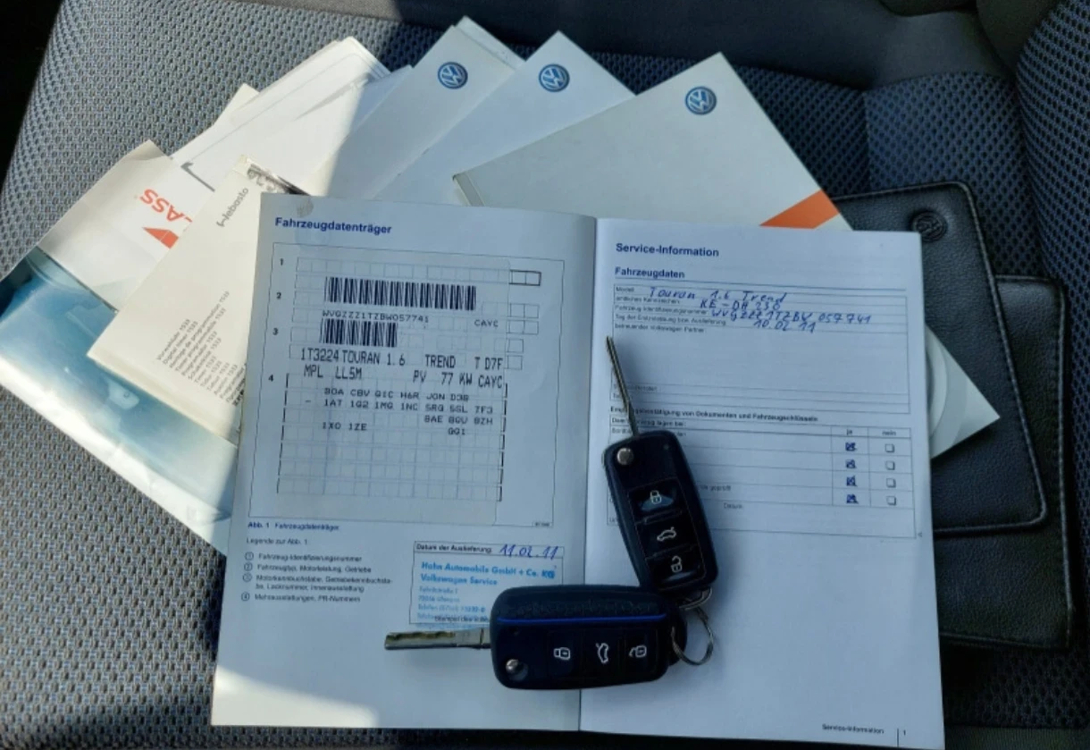 VW Touran 1.6tdi Automatik Webasto печка Германия , снимка 10 - Автомобили и джипове - 54194125