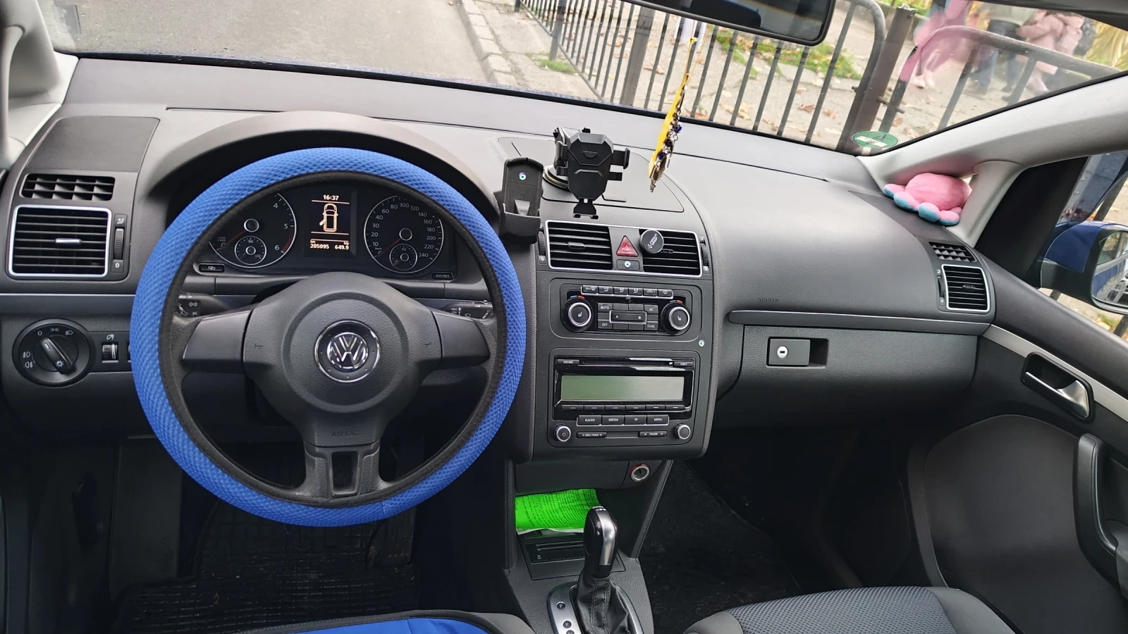 VW Touran 1.6tdi Automatik Webasto печка Германия , снимка 5 - Автомобили и джипове - 54194125