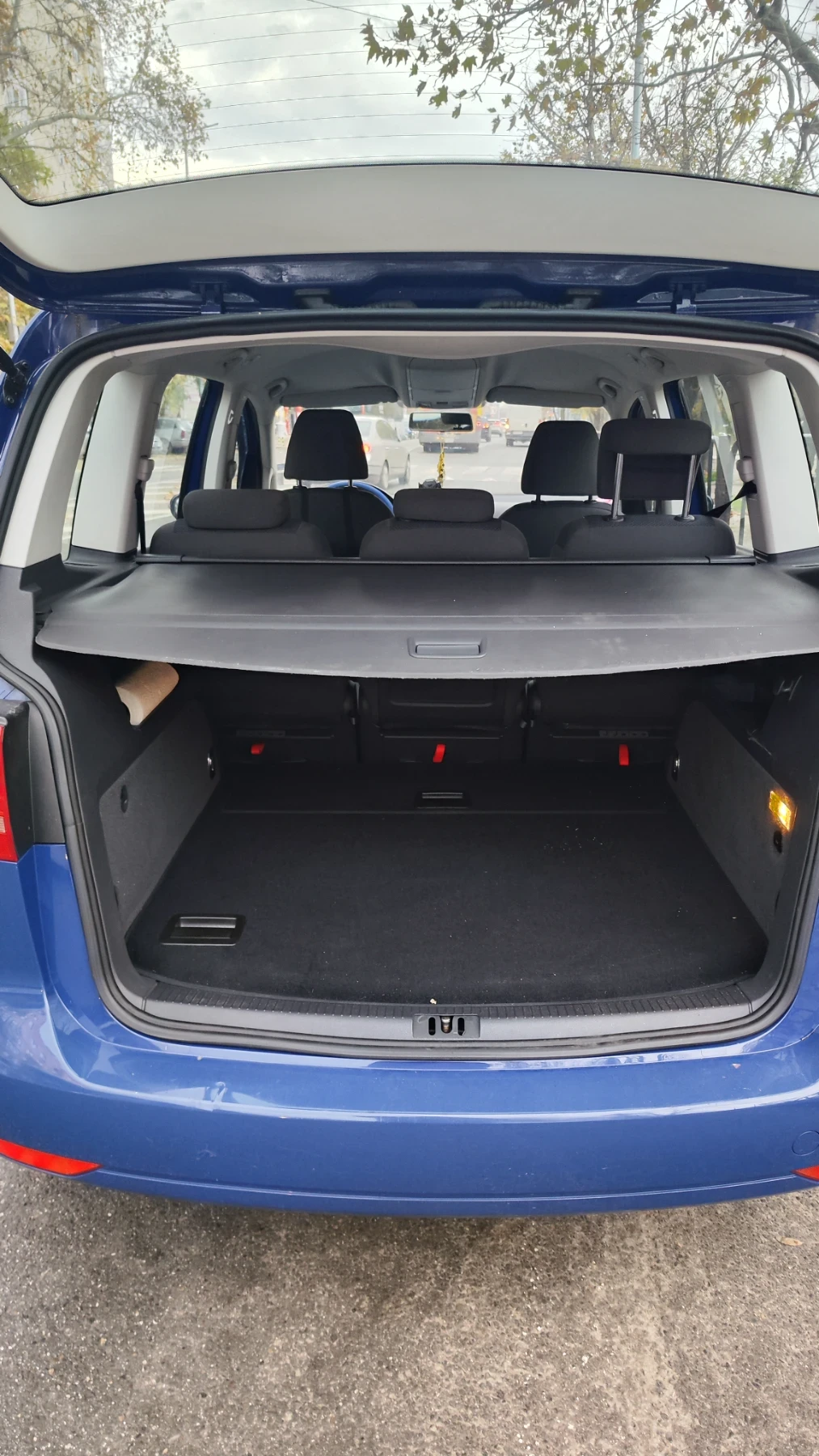 VW Touran 1.6tdi Automatik Webasto печка Германия , снимка 7 - Автомобили и джипове - 54194125