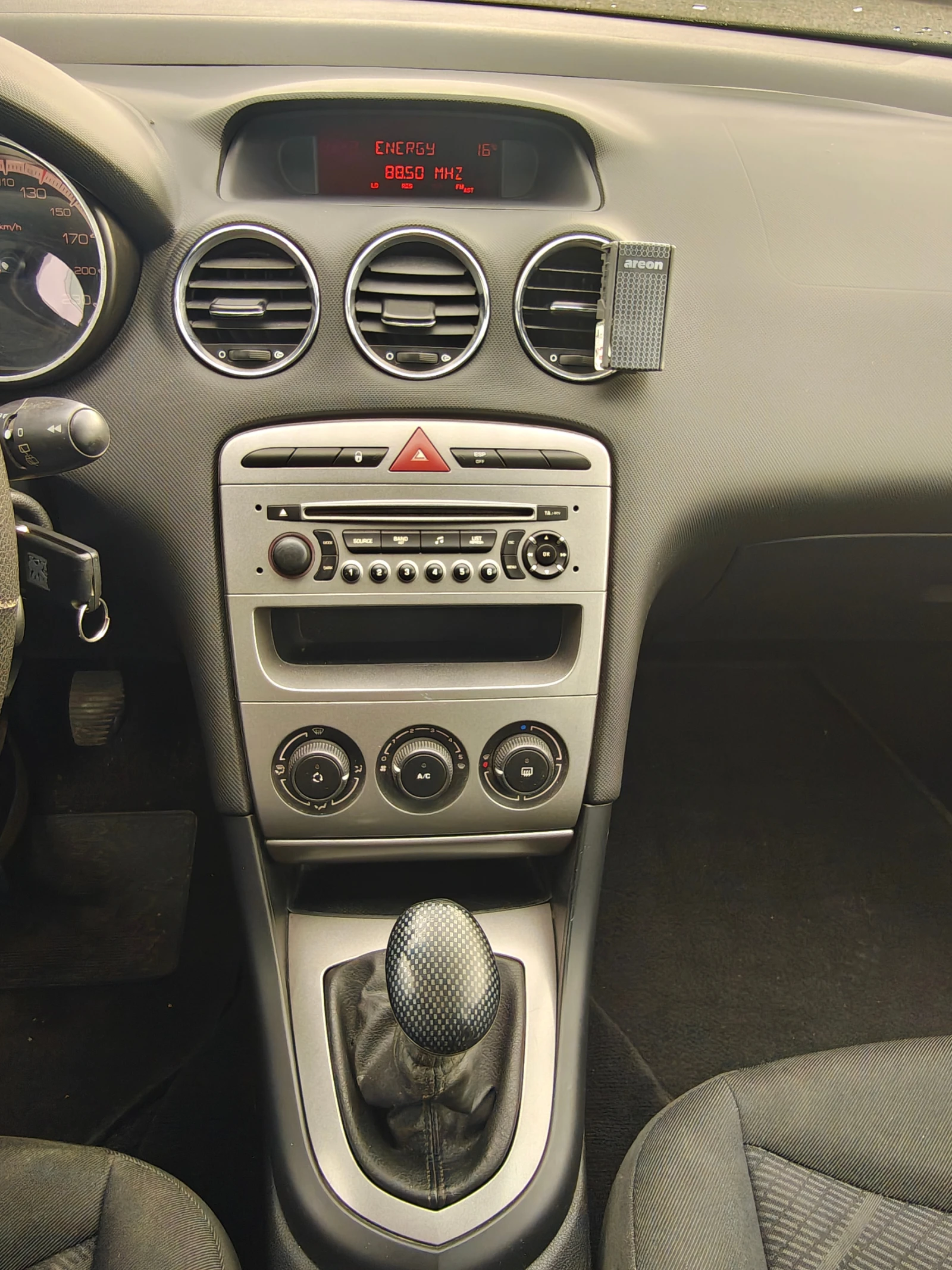 Peugeot 308 1.6  HDI, снимка 16 - Автомобили и джипове - 54469772