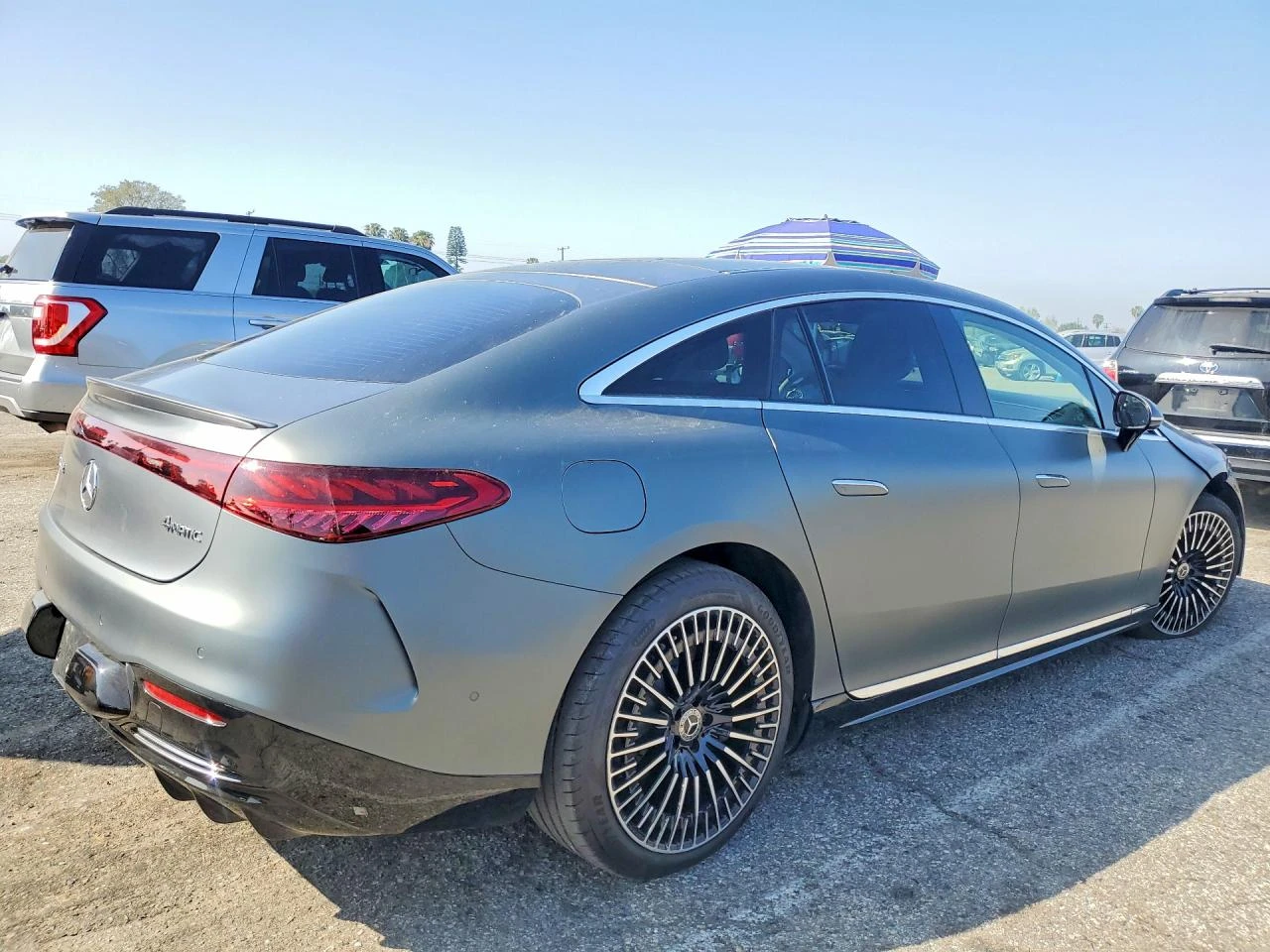 Mercedes-Benz EQS 580* 4MATIC* HYPERSCREEN, снимка 3 - Автомобили и джипове - 54639111