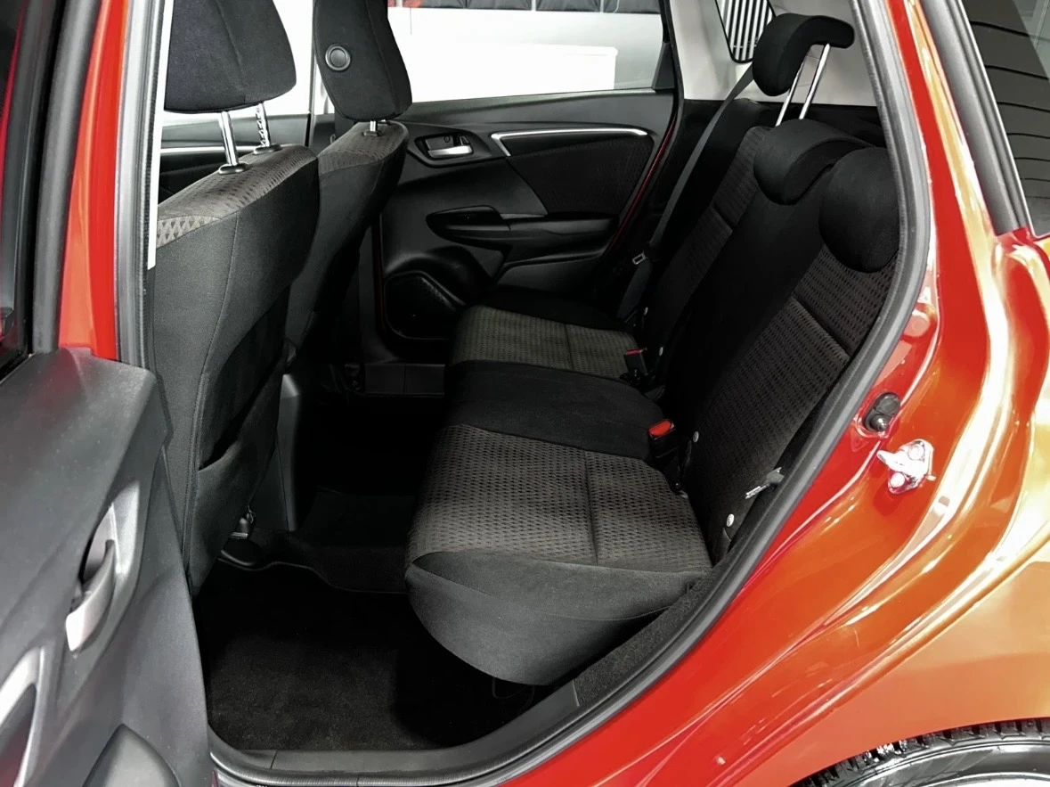 Honda Jazz 1.3i Elegance Facelift, Led, Keyless 61400km, снимка 8 - Автомобили и джипове - 54646282