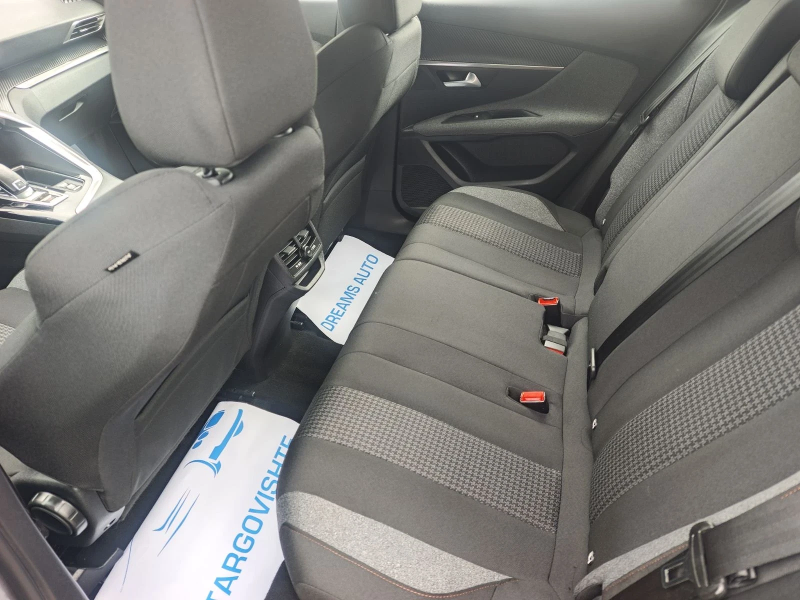 Peugeot 3008 1.5/130KC, снимка 12 - Автомобили и джипове - 54781063