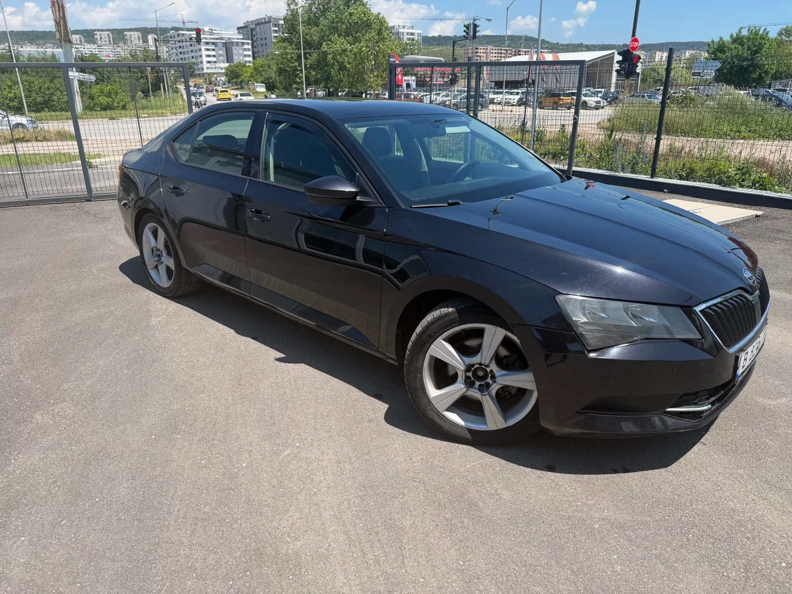 Skoda Superb 2.0 TDI DSG 150hp, снимка 2 - Автомобили и джипове - 54793938