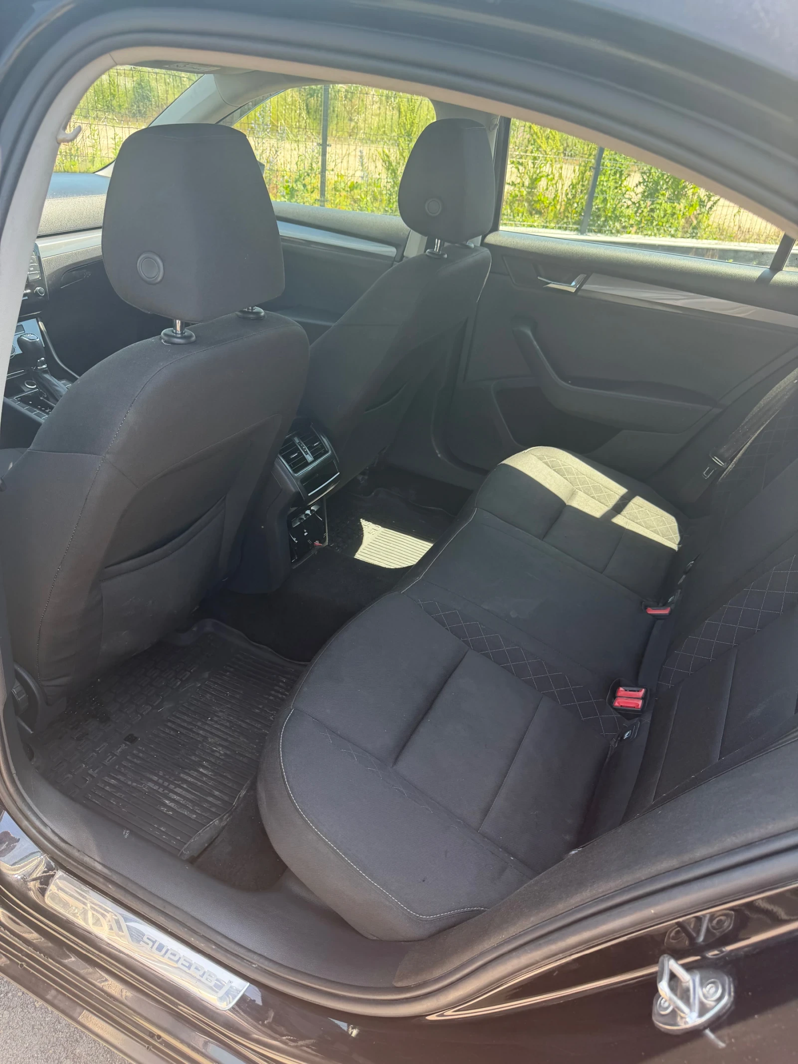 Skoda Superb 2.0 TDI DSG 150hp, снимка 11 - Автомобили и джипове - 54793938