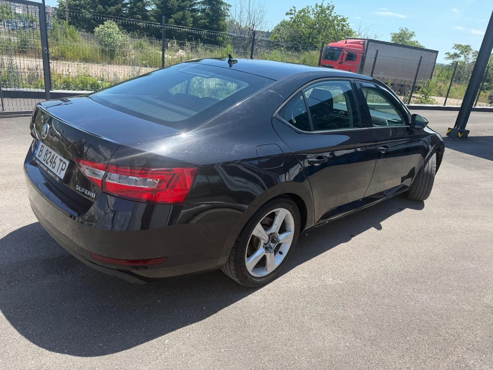 Skoda Superb 2.0 TDI DSG 150hp, снимка 4 - Автомобили и джипове - 54793938