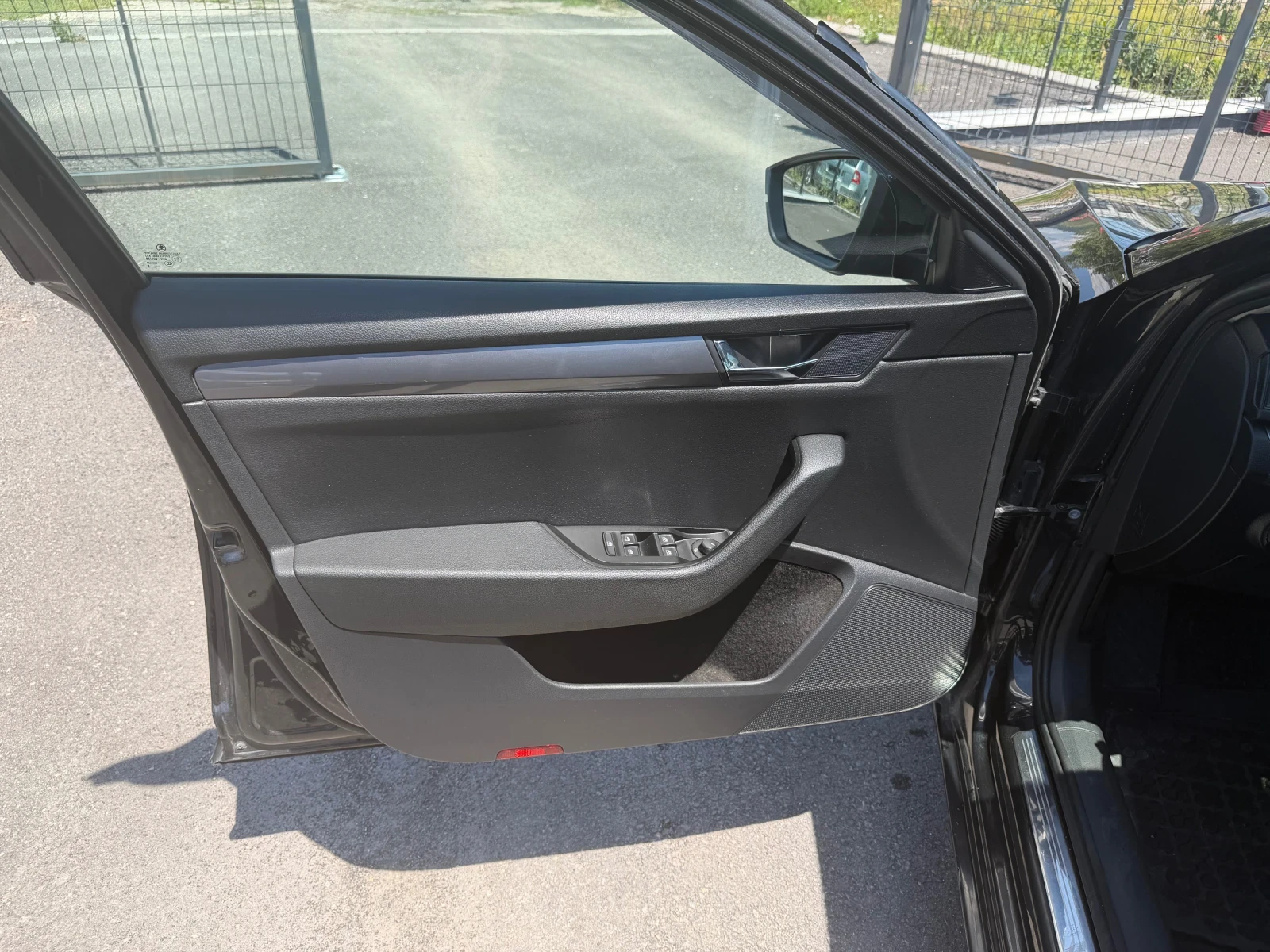 Skoda Superb 2.0 TDI DSG 150hp, снимка 9 - Автомобили и джипове - 54793938