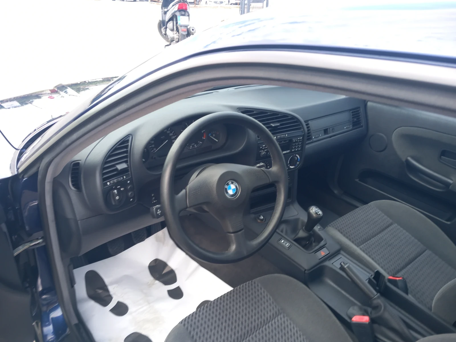 BMW 318 318 IS, снимка 10 - Автомобили и джипове - 55301083