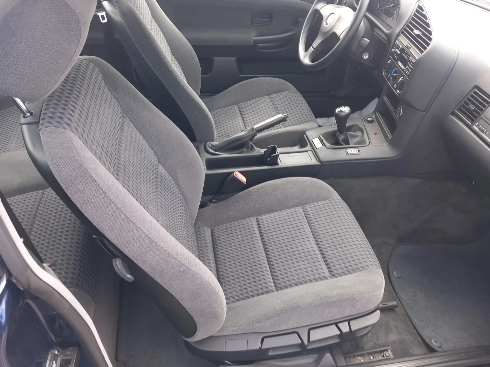 BMW 318 318 IS, снимка 9 - Автомобили и джипове - 55301083