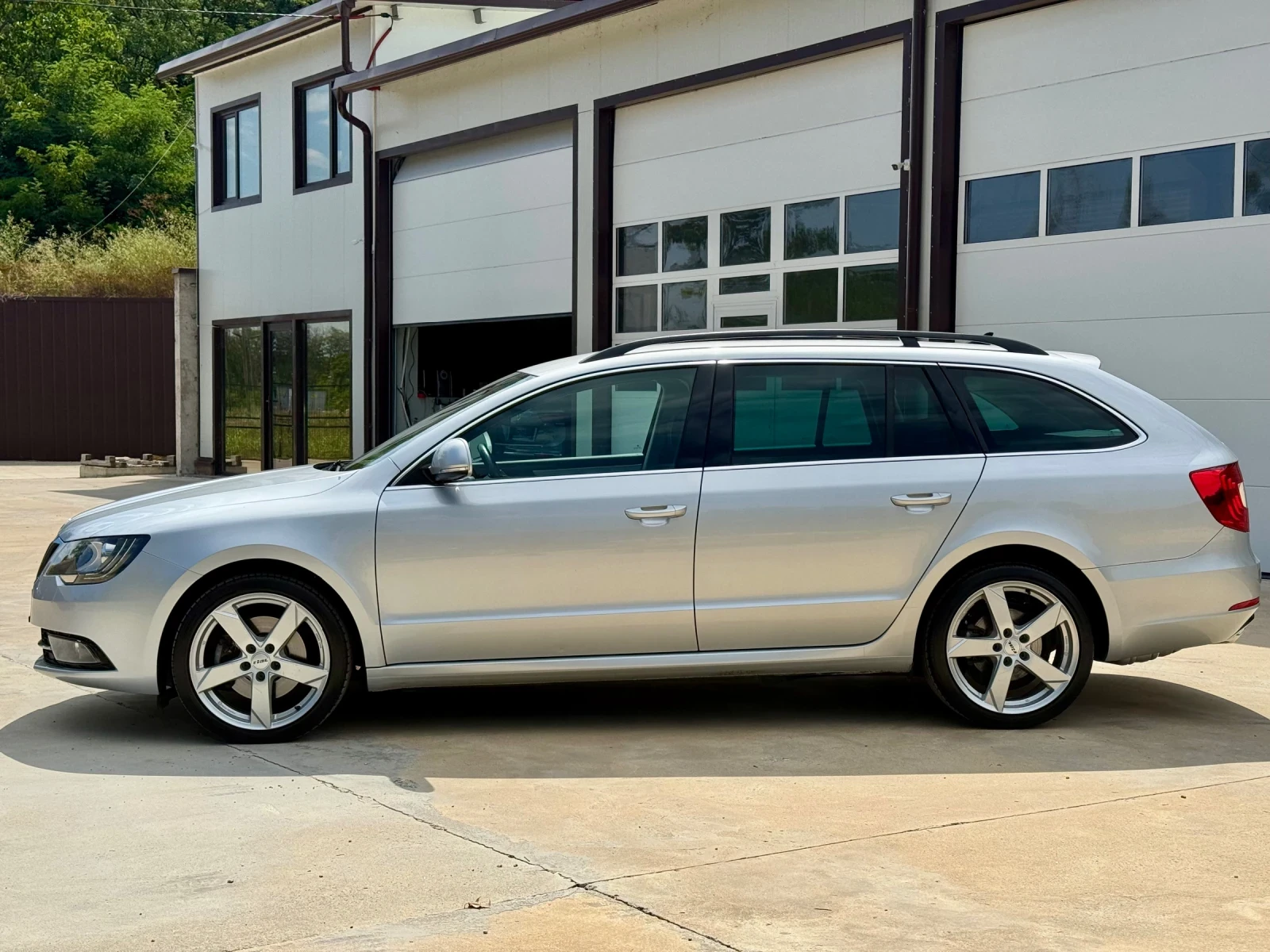 Skoda Superb * 2.0TDI* 170ks* DSG* NAVI* LED* TOP* , снимка 4 - Автомобили и джипове - 55438942
