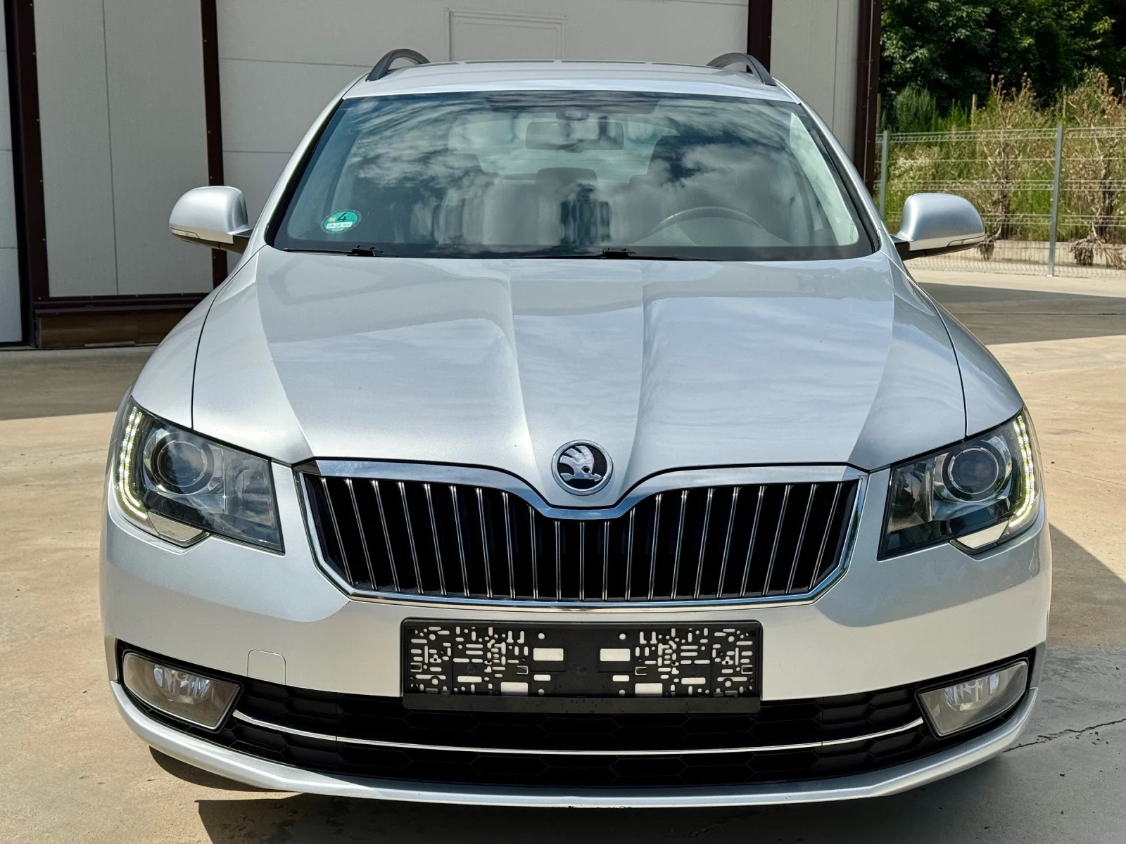Skoda Superb * 2.0TDI* 170ks* DSG* NAVI* LED* TOP* , снимка 2 - Автомобили и джипове - 55438942