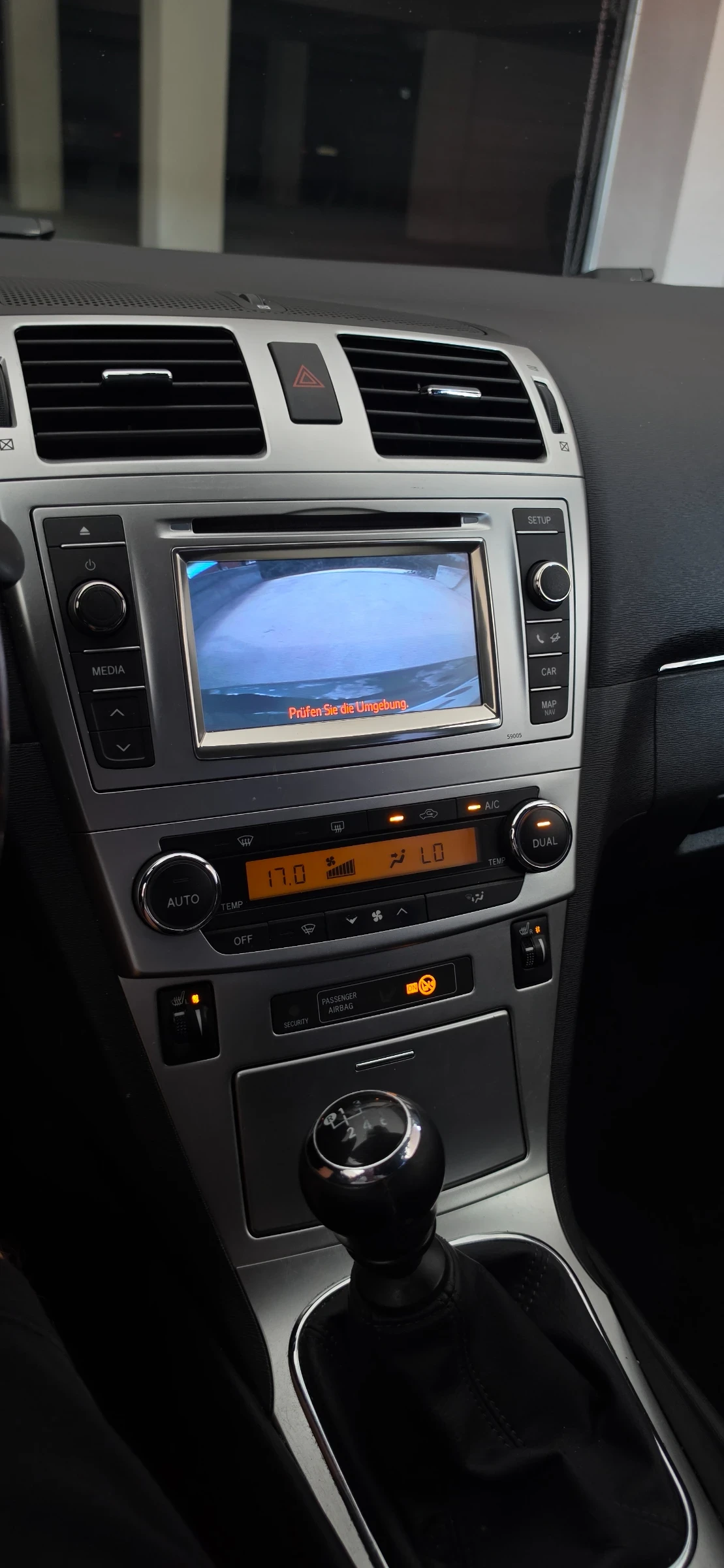 Toyota Avensis Exclusive 2.2 D-4D , ръчка, Кожа, снимка 7 - Автомобили и джипове - 55541838