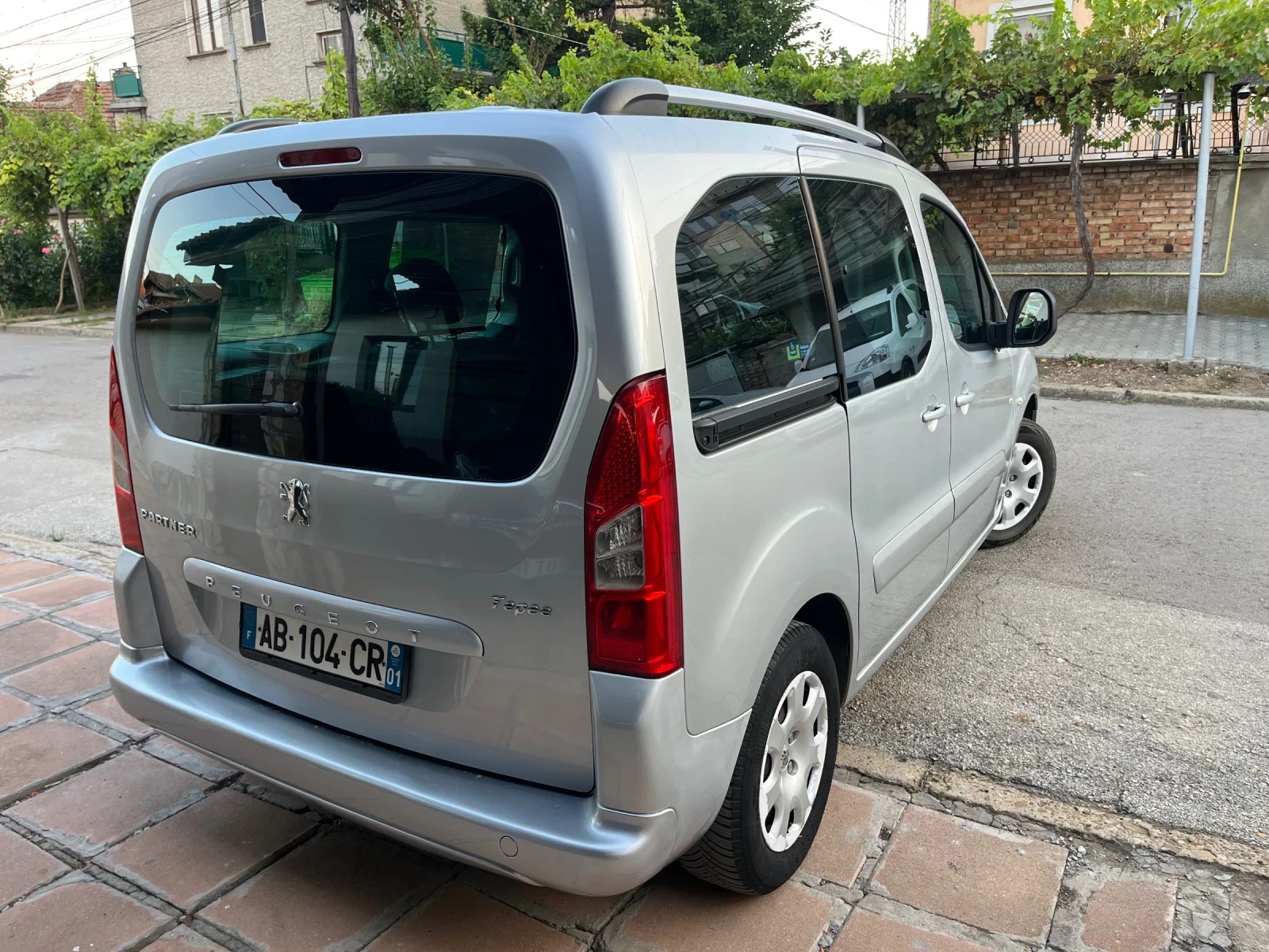 Peugeot Partner 1.6-92к.с , снимка 5 - Автомобили и джипове - 55551971