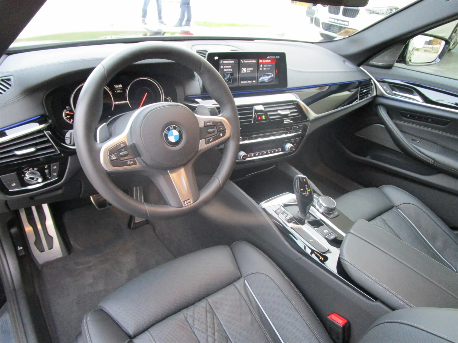 BMW 550 xDrive Седан, снимка 5 - Автомобили и джипове - 55740264