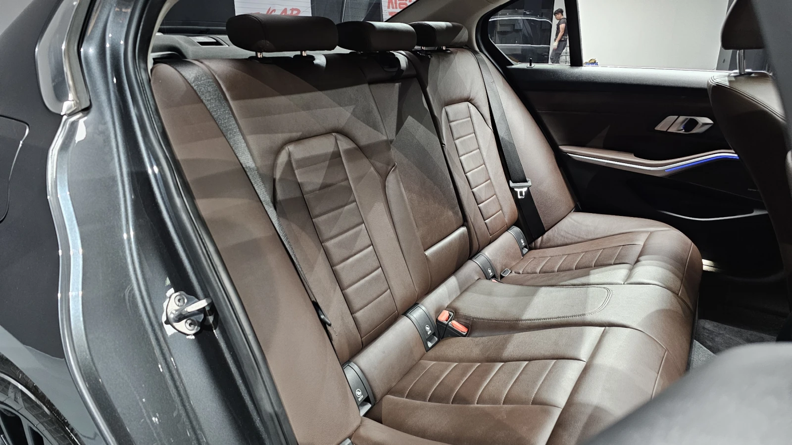 BMW 320 HARMAN* HUD* КАМЕРА* ПОДГРЕВ* ШИБИДАХ* КРАЙНА ЦЕНА, снимка 15 - Автомобили и джипове - 56059986