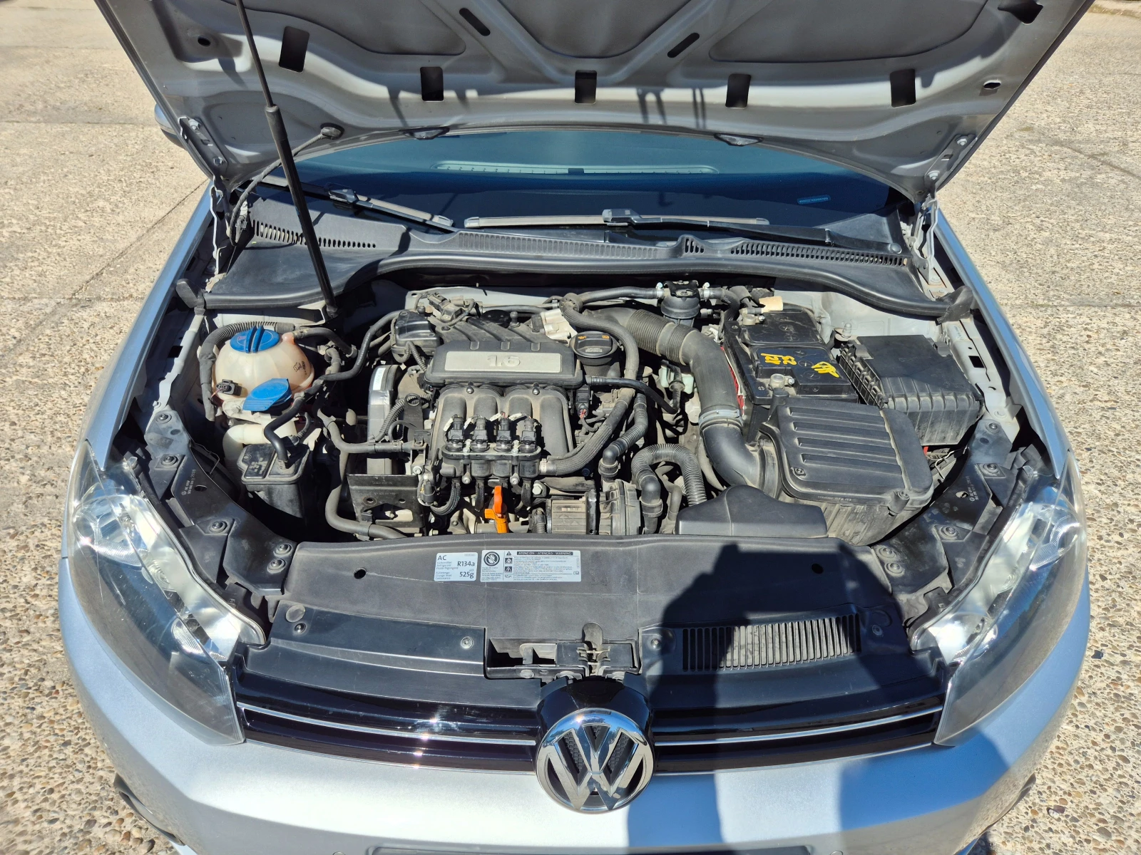 VW Golf 1.6i-Газ, Италия, снимка 14 - Автомобили и джипове - 56336696
