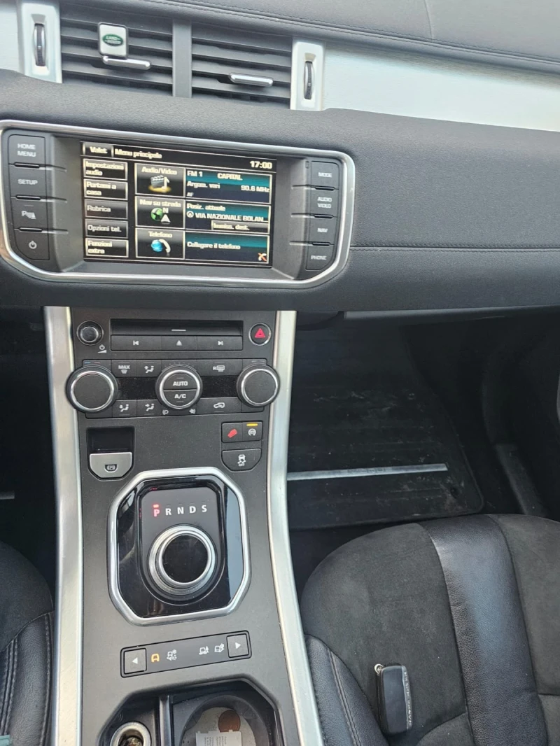 Land Rover Evoque 2.2D, снимка 11 - Автомобили и джипове - 49565216