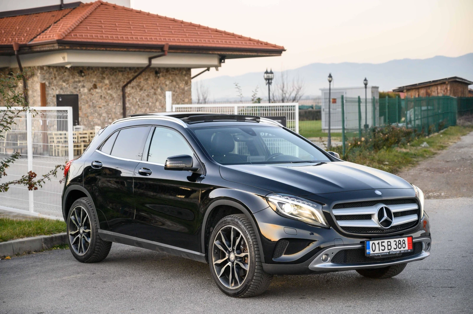 Mercedes-Benz GLA 250 4matic* КАМЕРА* Панорама* Matrix* Keyless - изображение 3