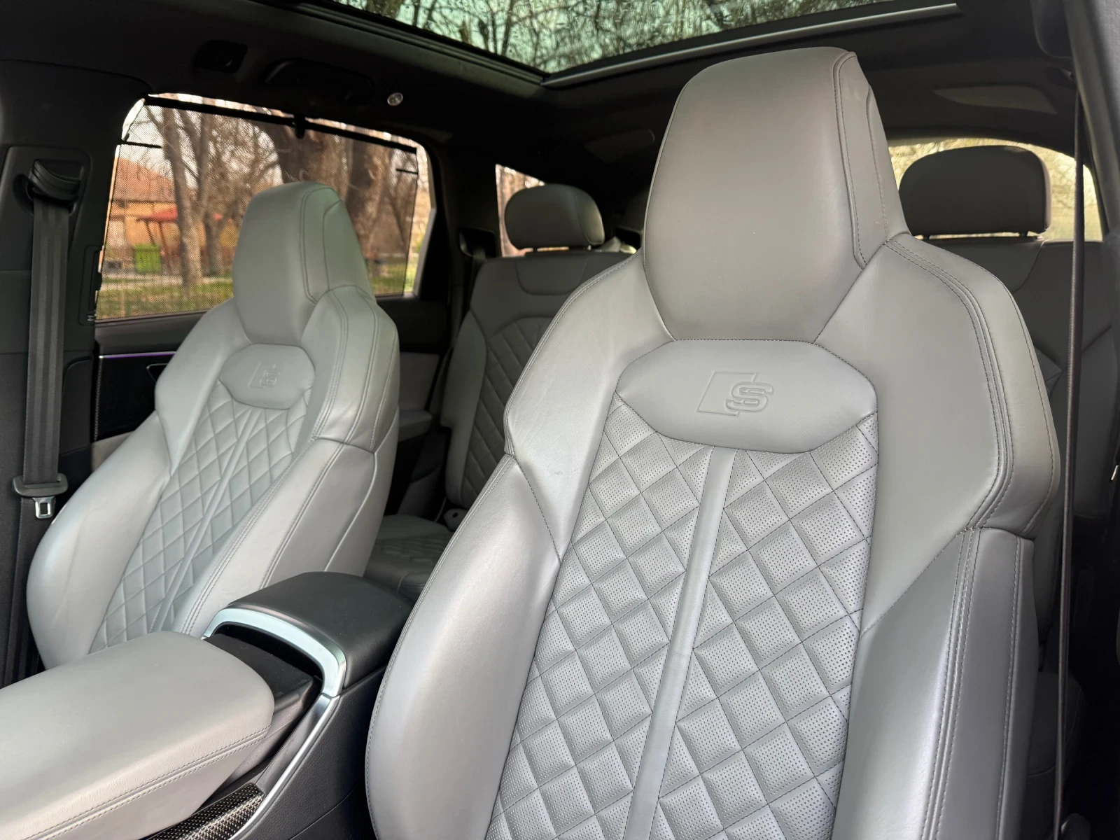 Audi SQ7 S-Line* 2021* 360* HUP* SOFTCL* PANO* DIST, снимка 12 - Автомобили и джипове - 54064812