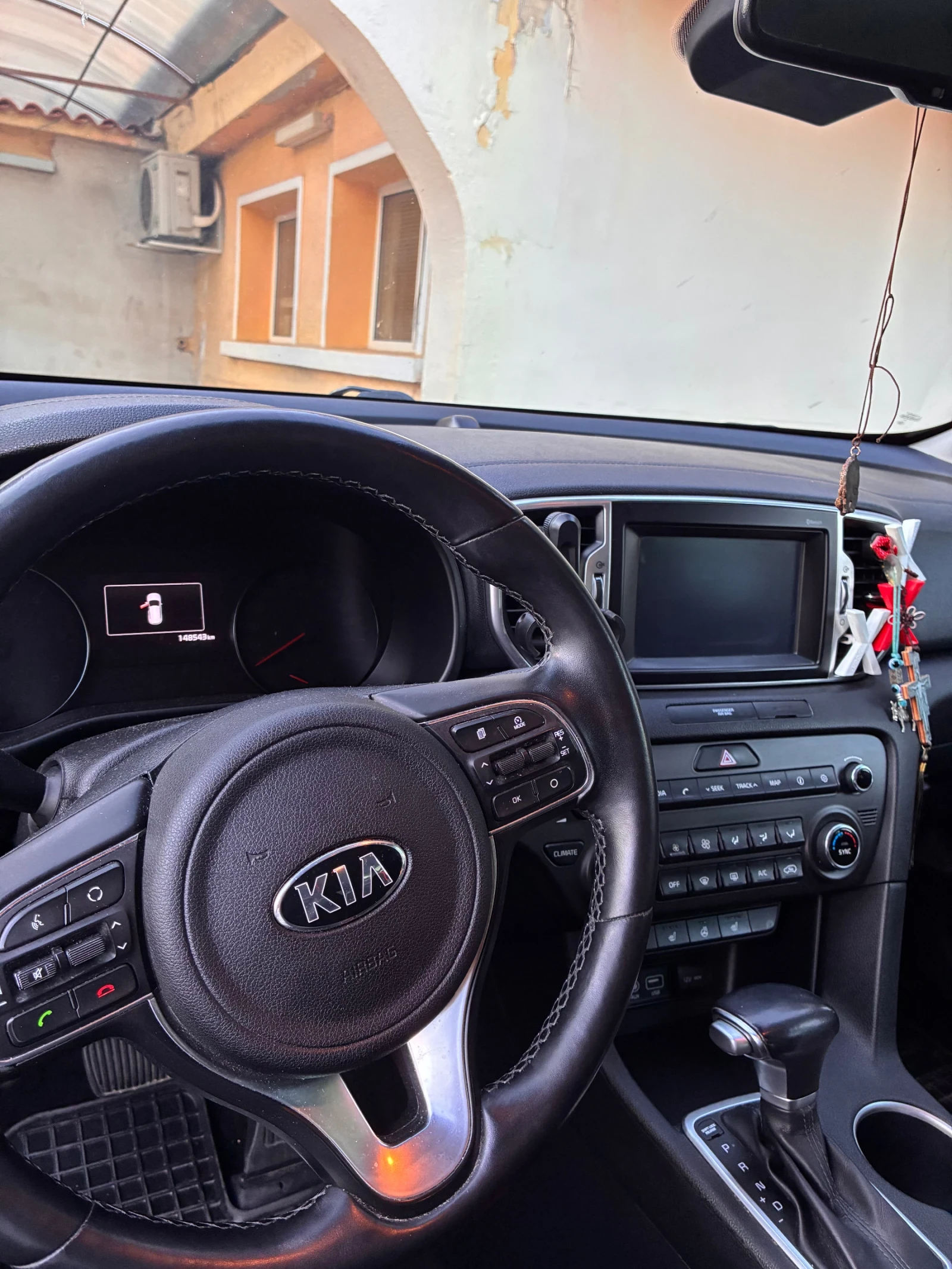 Kia Sportage, снимка 5 - Автомобили и джипове - 54314088