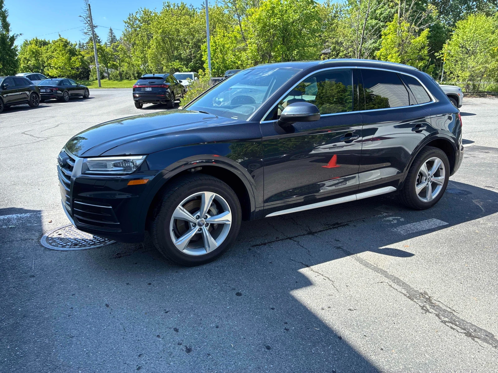 Audi Q3 Progressiv * Keyless * CARFAX * АВТО КРЕДИТ * , снимка 3 - Автомобили и джипове - 54755584