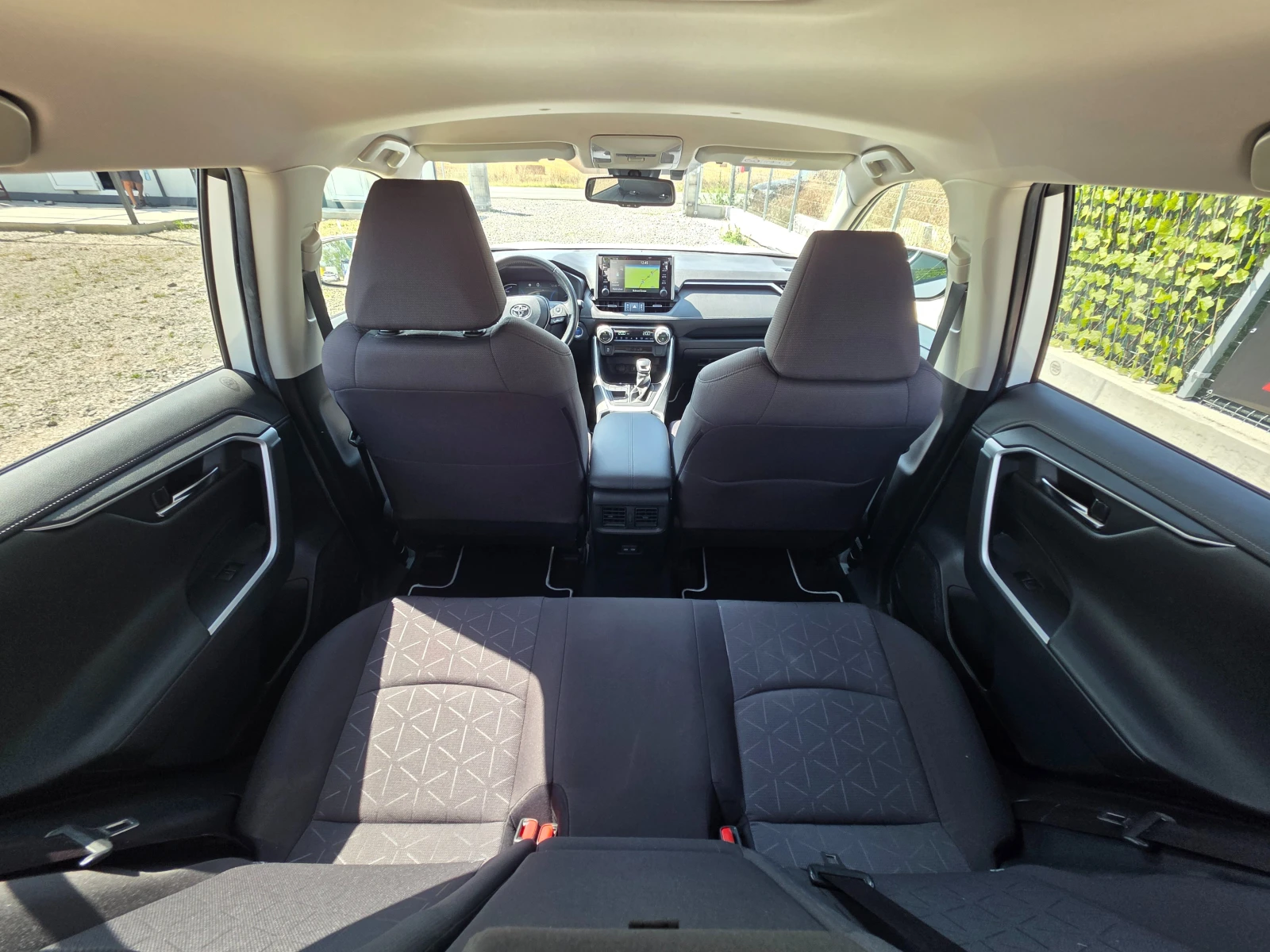 Toyota Rav4 V-2.5-Full Hybrid-eCVT-Design-facelift-218hp, снимка 13 - Автомобили и джипове - 55836099