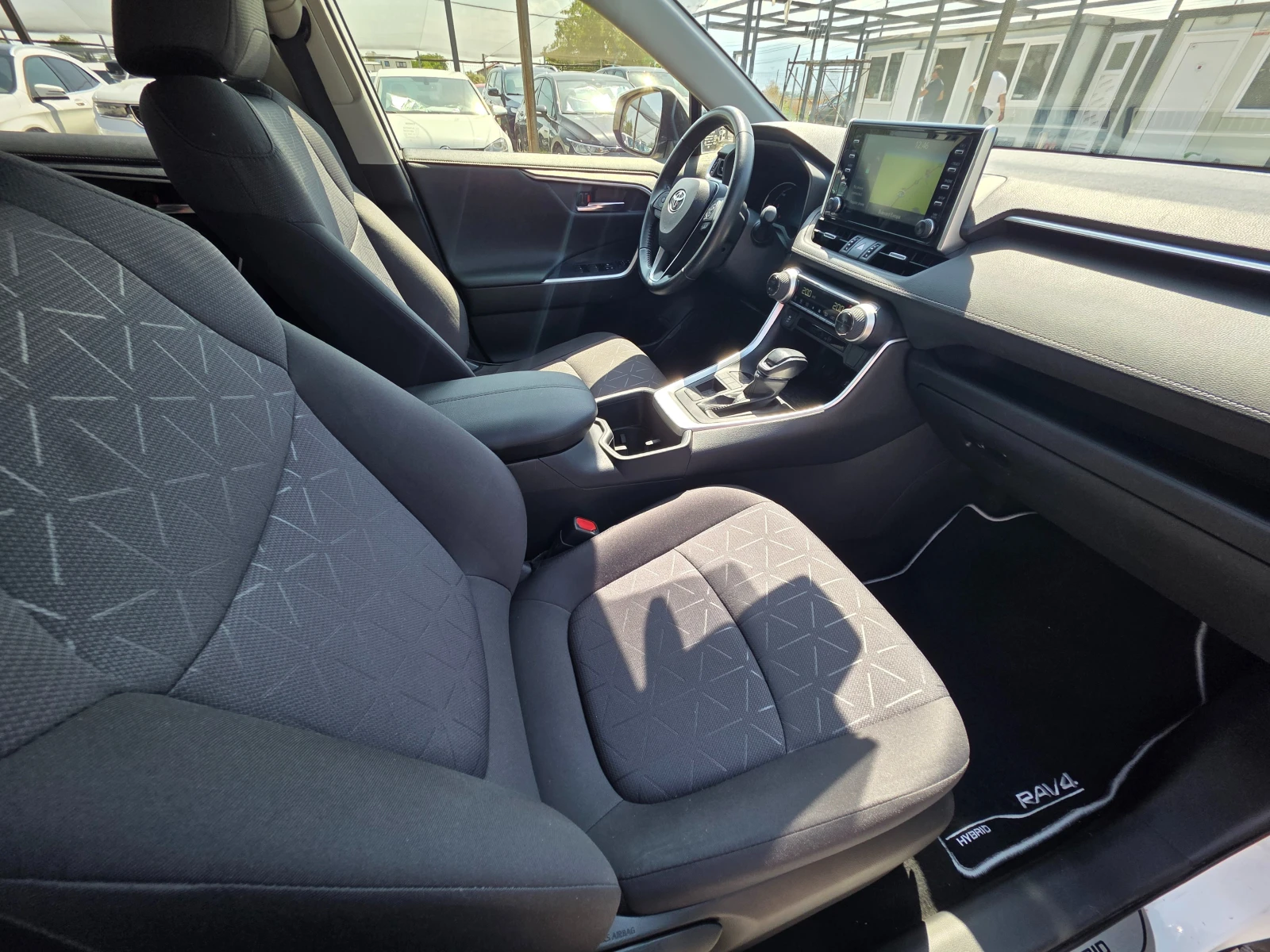 Toyota Rav4 V-2.5-Full Hybrid-eCVT-Design-facelift-218hp, снимка 15 - Автомобили и джипове - 55836099