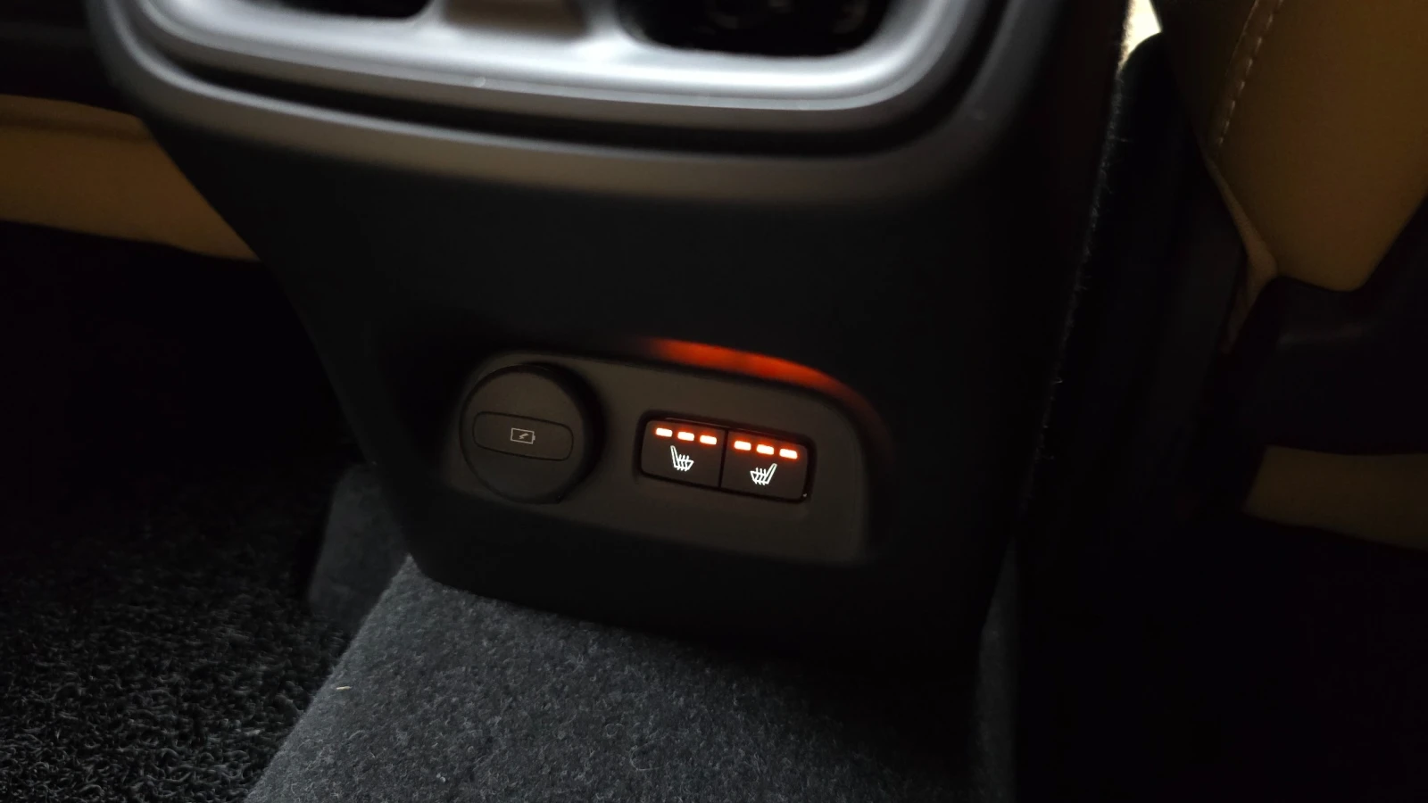Volvo XC40 B4 Inscription | 360  | Adaptive Cruise | Panorami, снимка 12 - Автомобили и джипове - 55848109