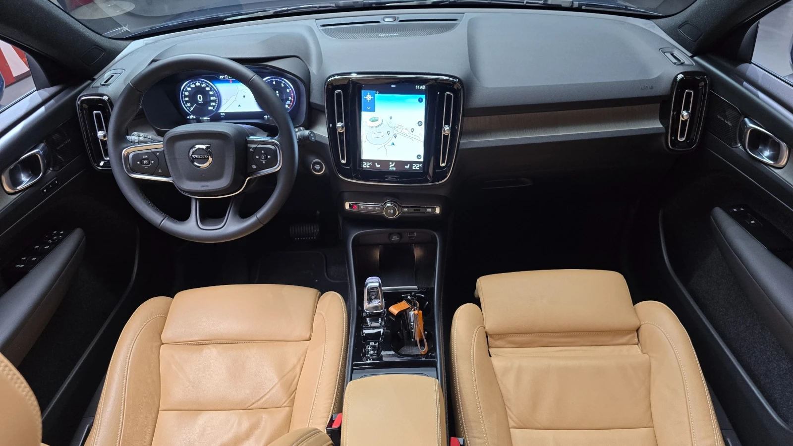 Volvo XC40 B4 Inscription | 360  | Adaptive Cruise | Panorami, снимка 5 - Автомобили и джипове - 55848109