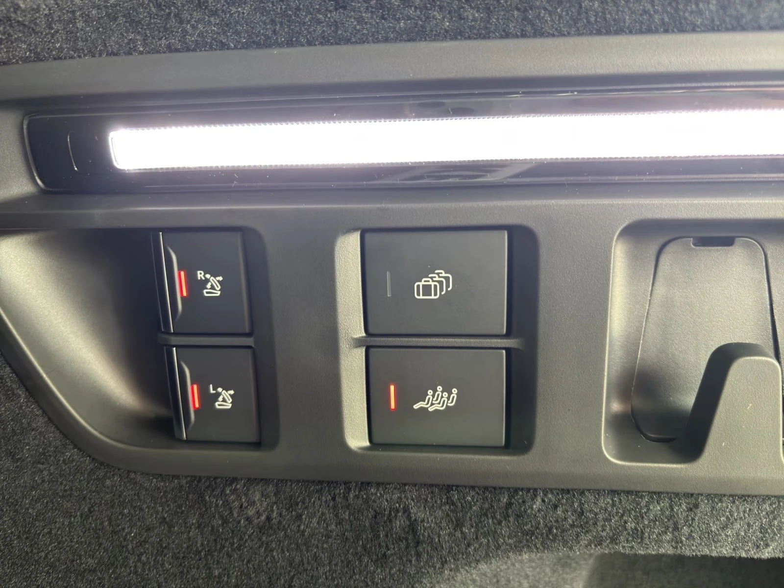 Audi Q7 S-LINE / MATRIX / B&O / HUD / TECH PLUS / 360 / , снимка 16 - Автомобили и джипове - 56114375