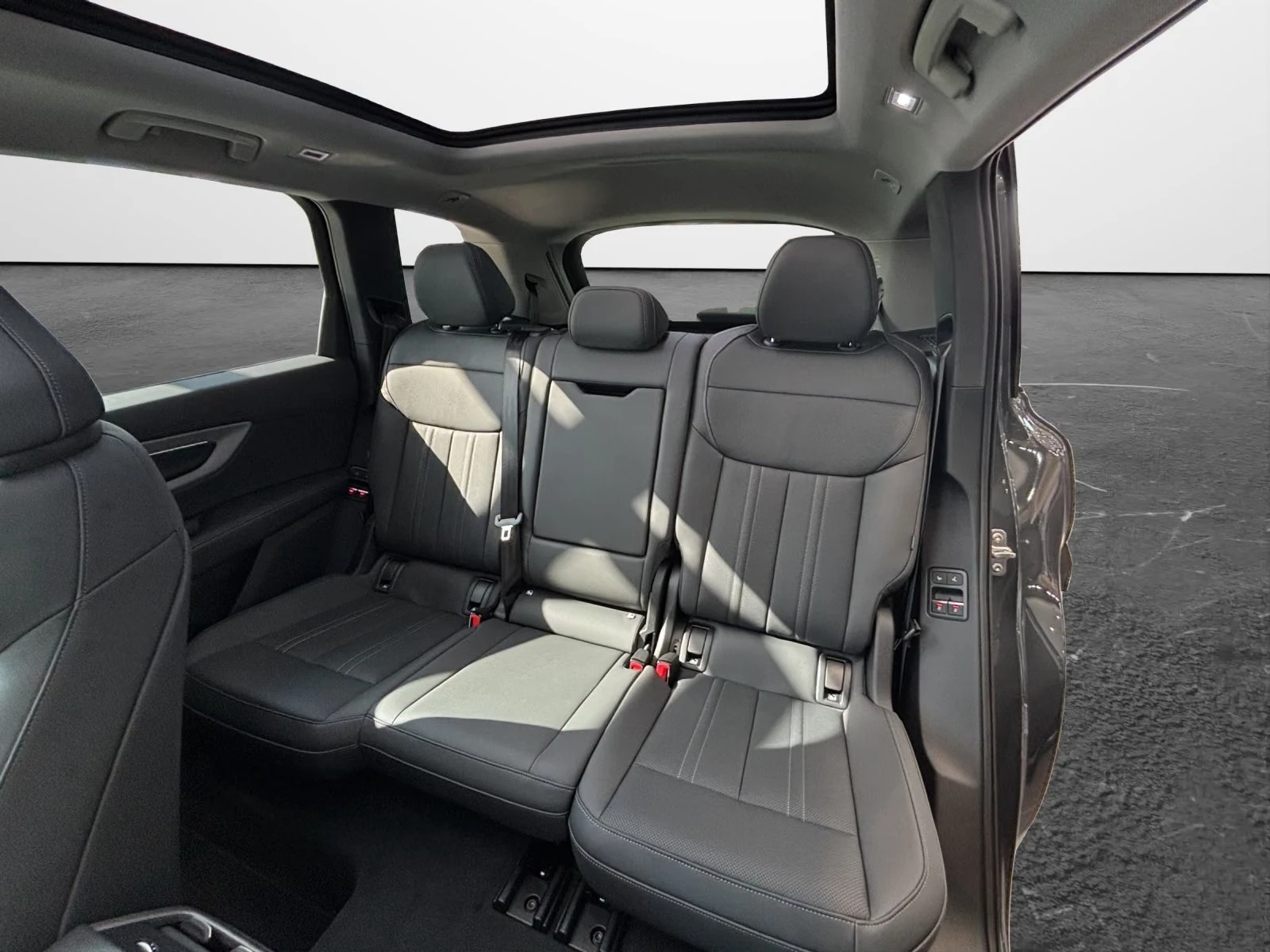 Audi Q7 S-LINE / MATRIX / B&O / HUD / TECH PLUS / 360 / , снимка 12 - Автомобили и джипове - 56114375