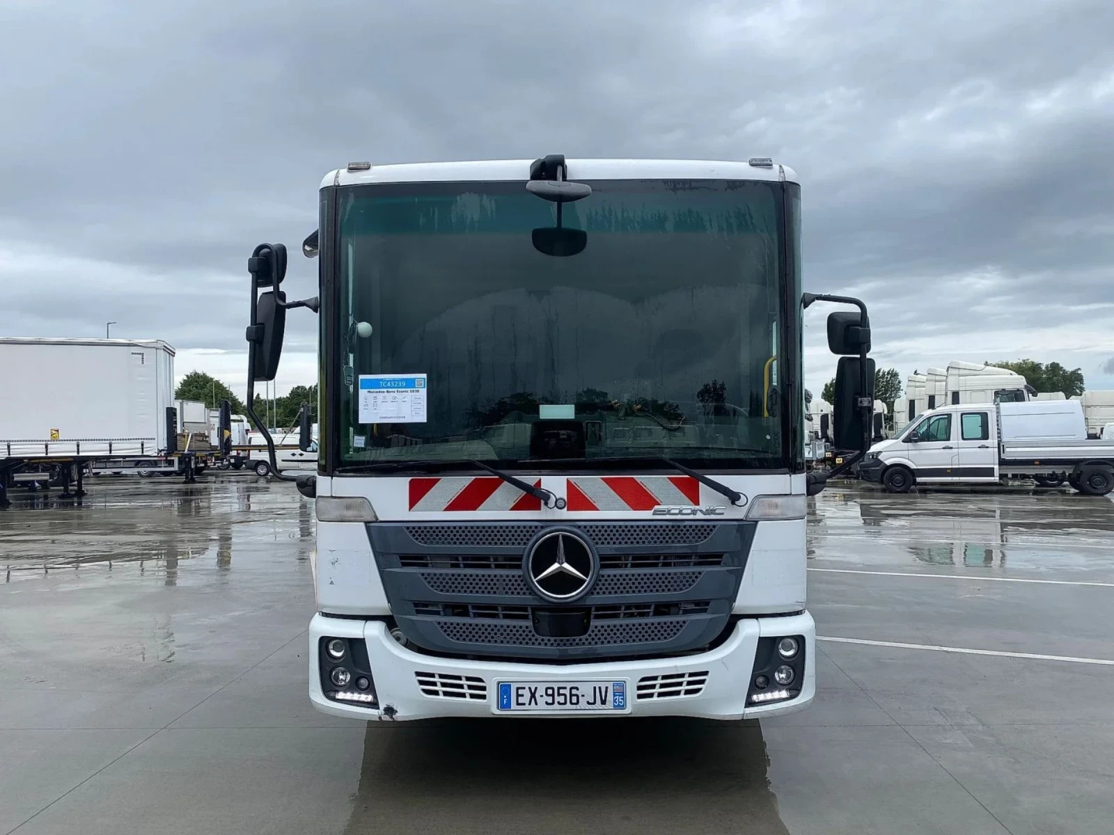 Mercedes-Benz 1831 Econic 1830 - изображение 2