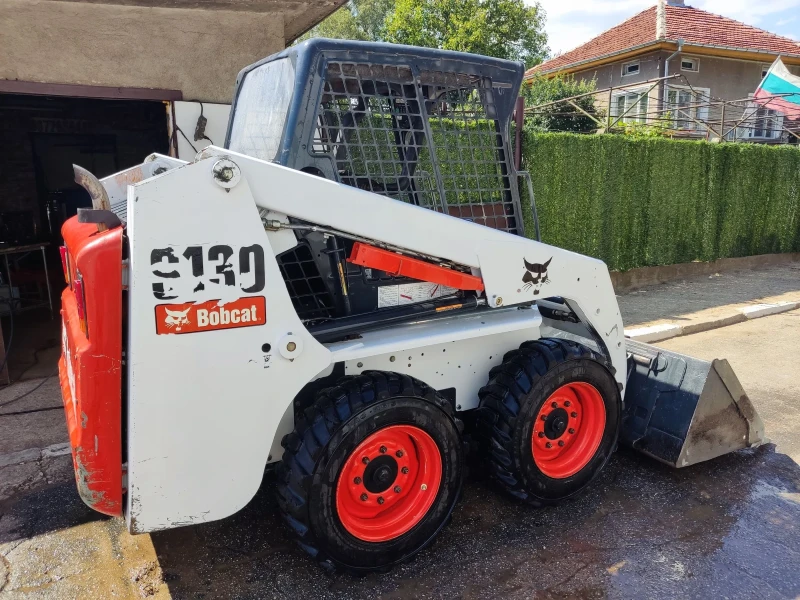 Мини челни товарачи Bobcat S130