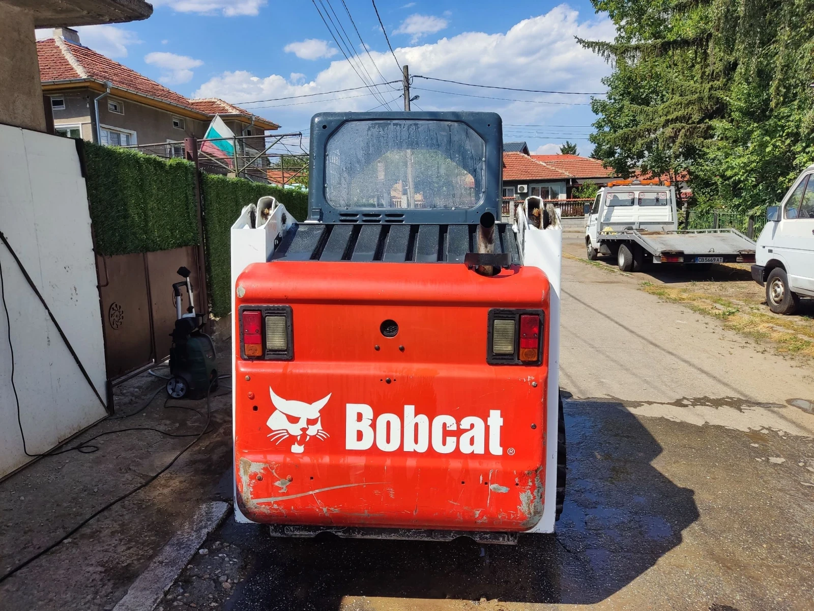 Мини челни товарачи Bobcat S130 - изображение 7