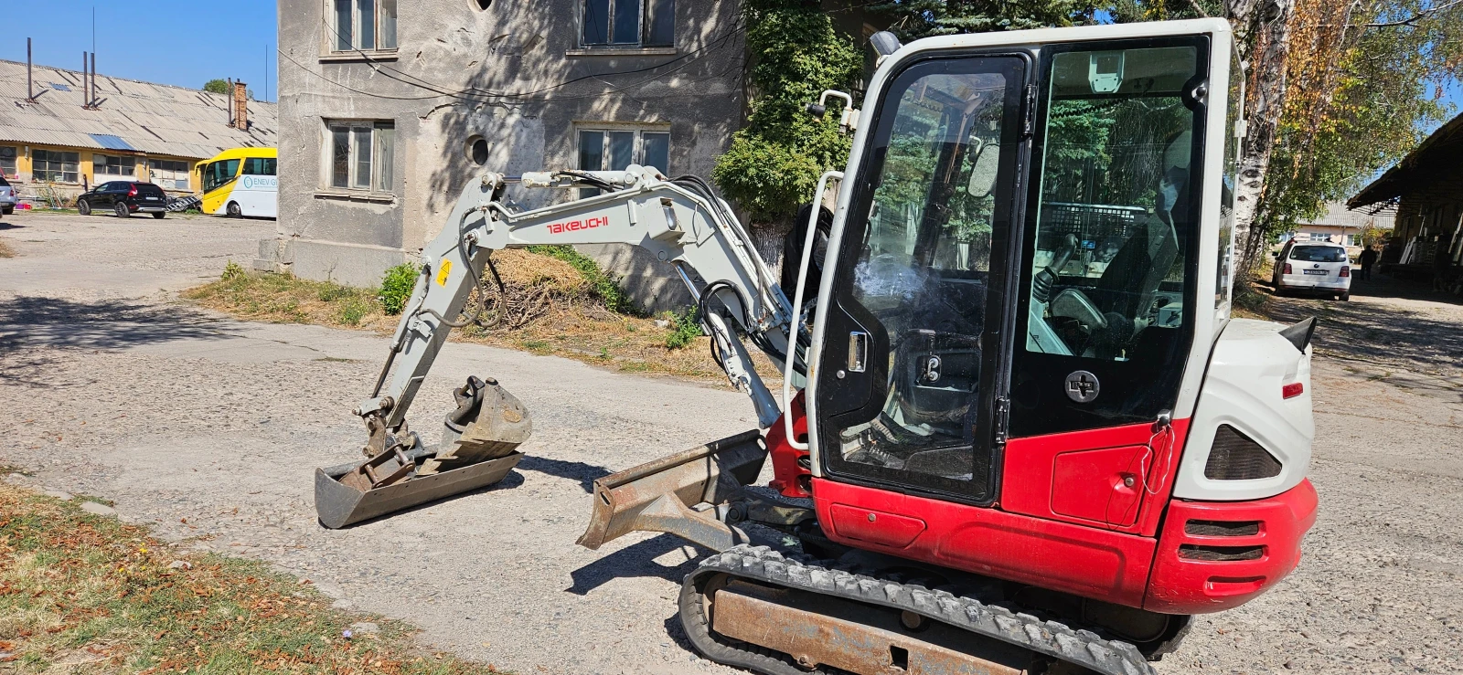 Багер Takeuchi 230