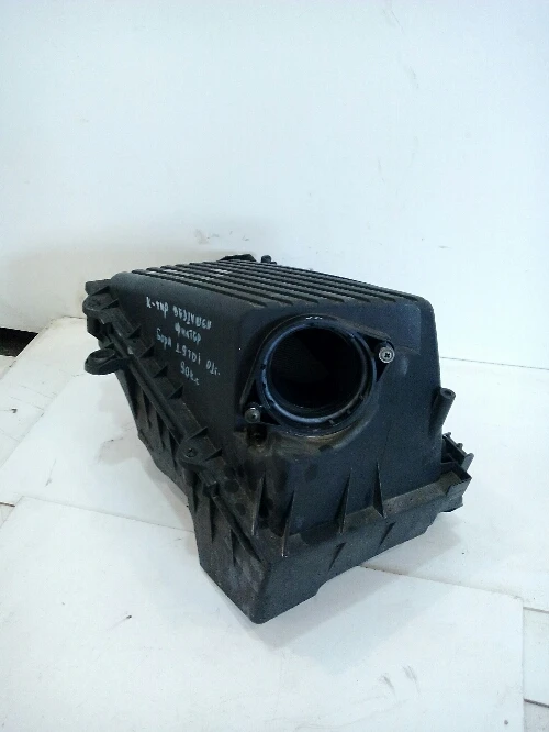 Кутия въздушен филтър Фолксваген Бора 1.9 ТДИ