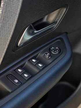 Citroen C4 electric, снимка 12