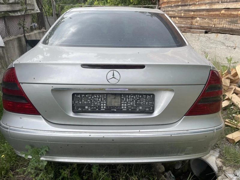 Mercedes-Benz E 270, снимка 2 - Автомобили и джипове - 47628793