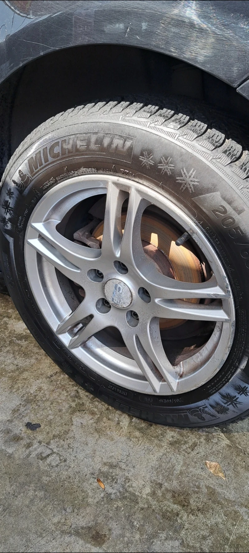 VW Touran, снимка 5 - Автомобили и джипове - 52788124