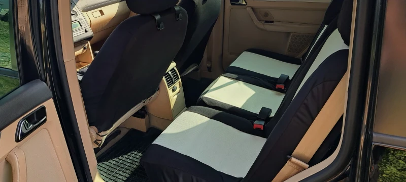 VW Touran, снимка 9 - Автомобили и джипове - 52788124