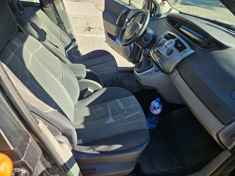 Renault Scenic, снимка 8 - Автомобили и джипове - 53223793