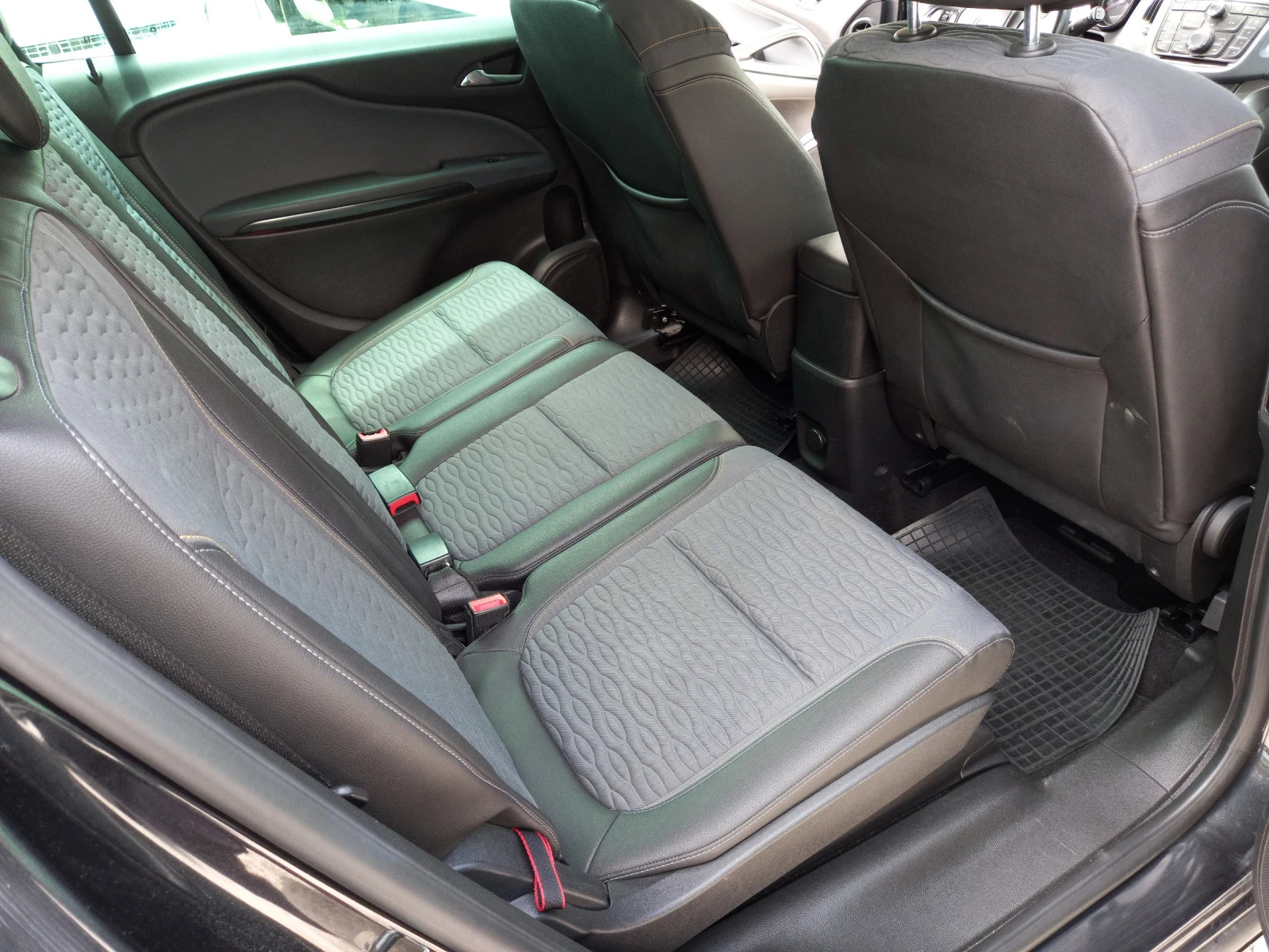 Opel Zafira Tourer 1.4 Turbo LPG | Mobile.bg — изображение 12