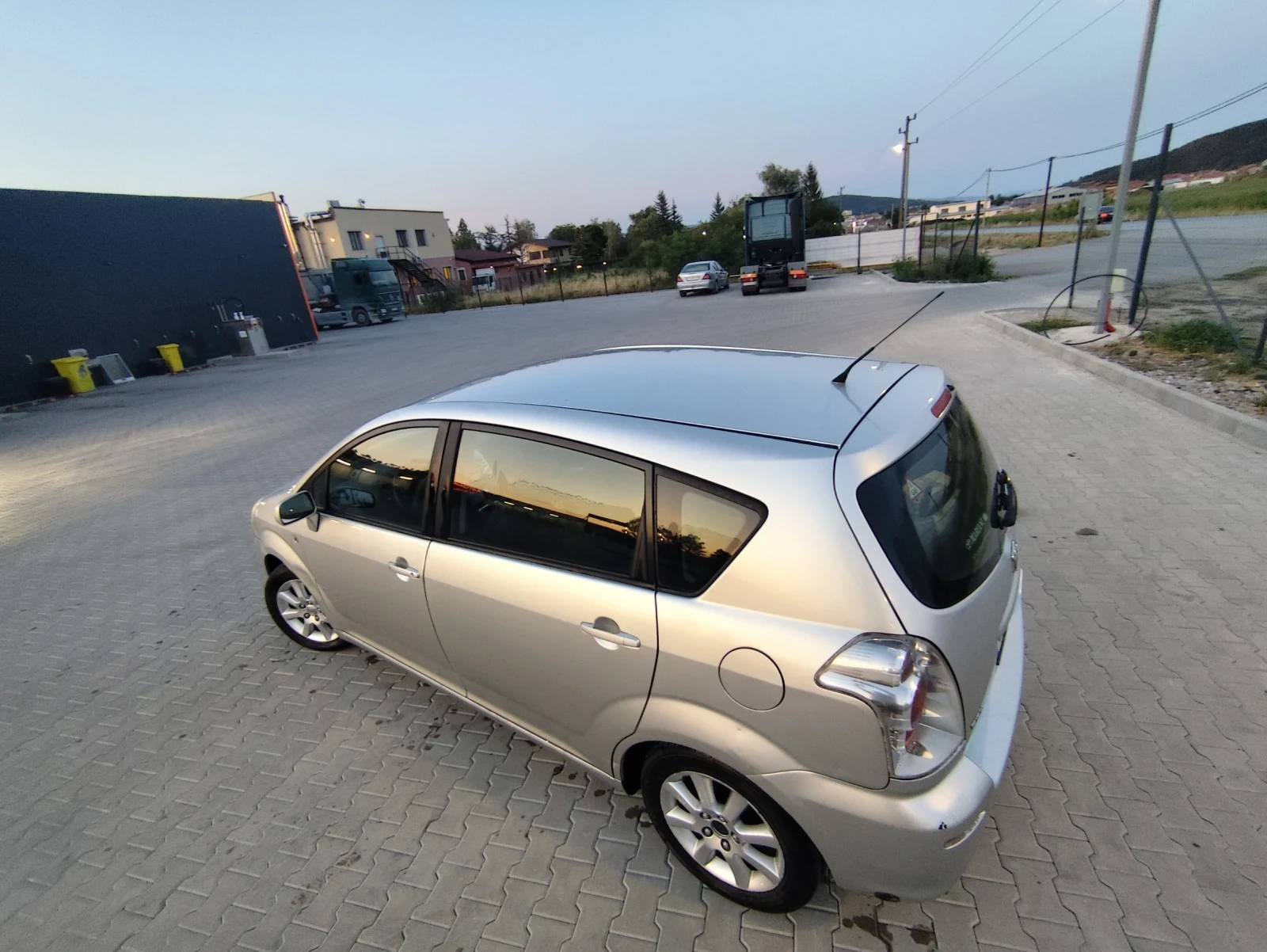 Toyota Corolla verso  - изображение 3
