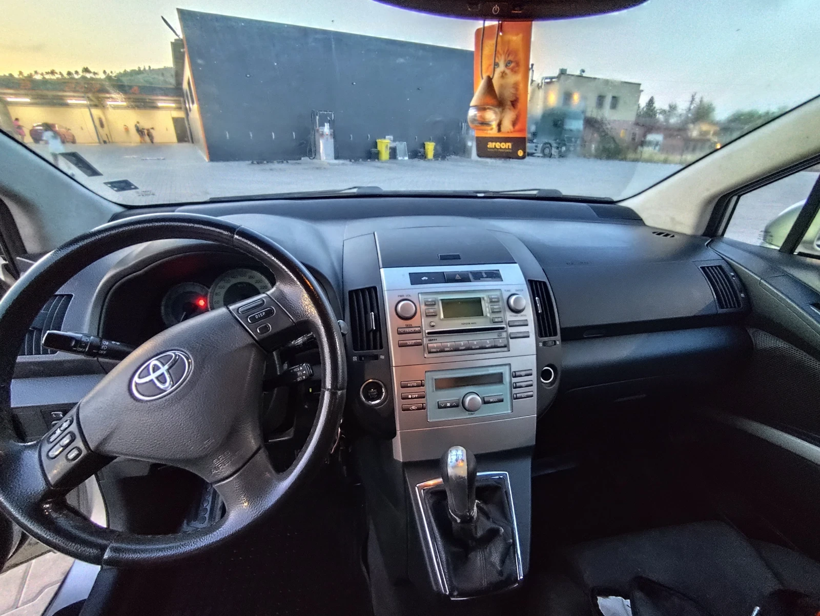 Toyota Corolla verso  - изображение 5