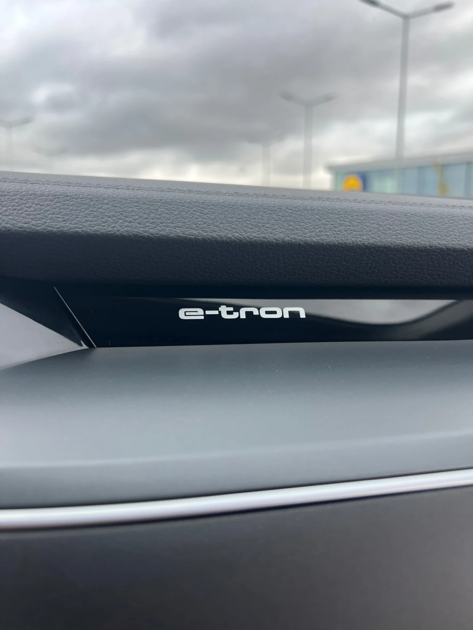 Audi E-Tron Sportback 50 Quattro - изображение 7