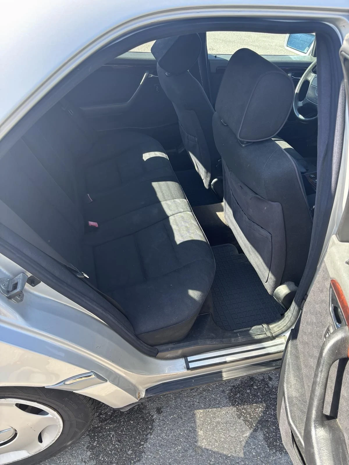 Mercedes-Benz C 180 ., снимка 7 - Автомобили и джипове - 53903413