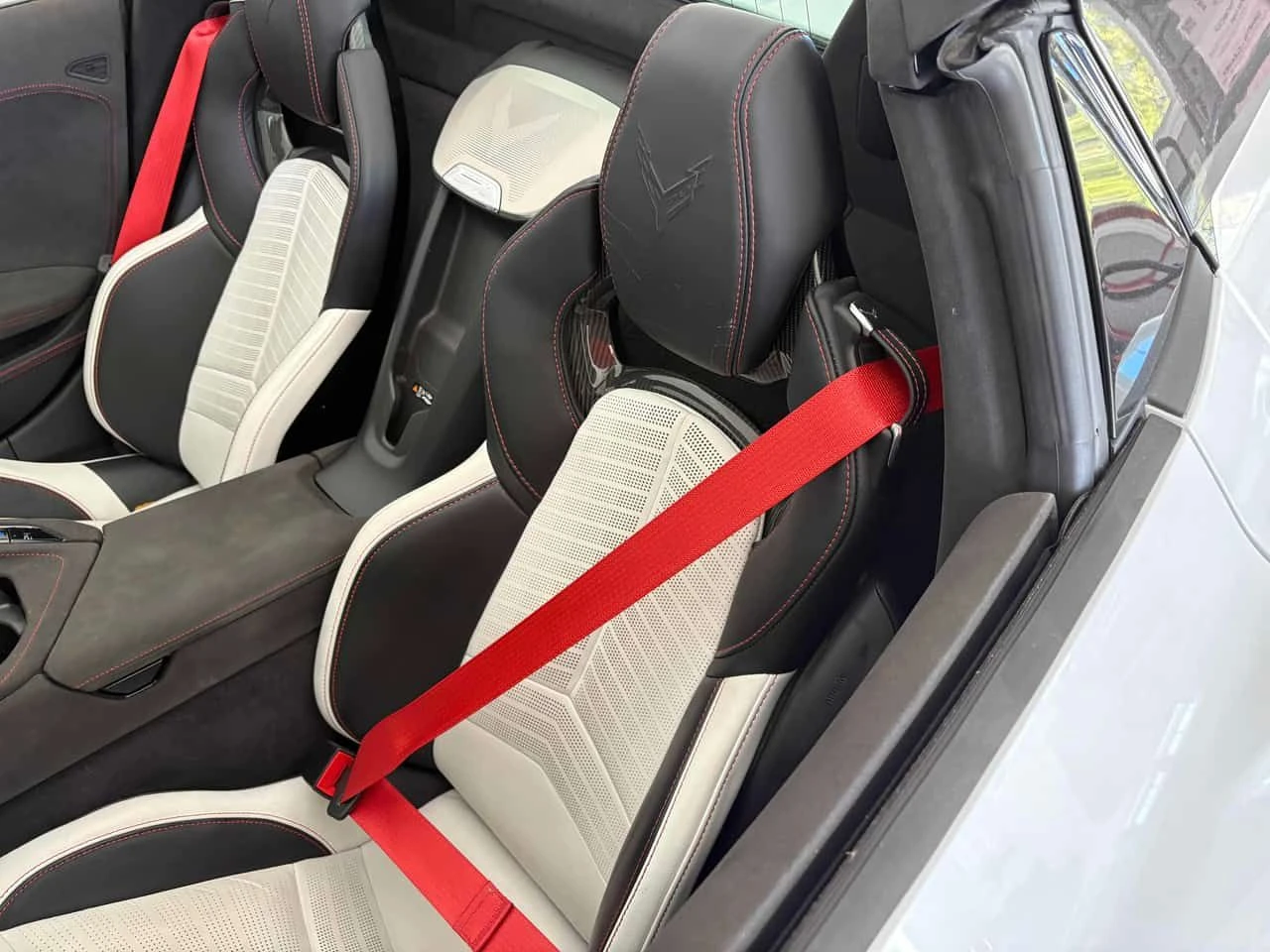 Chevrolet Corvette 2dr Stingray Conv w/3LT /70th Anniversary Edition, снимка 11 - Автомобили и джипове - 54093359