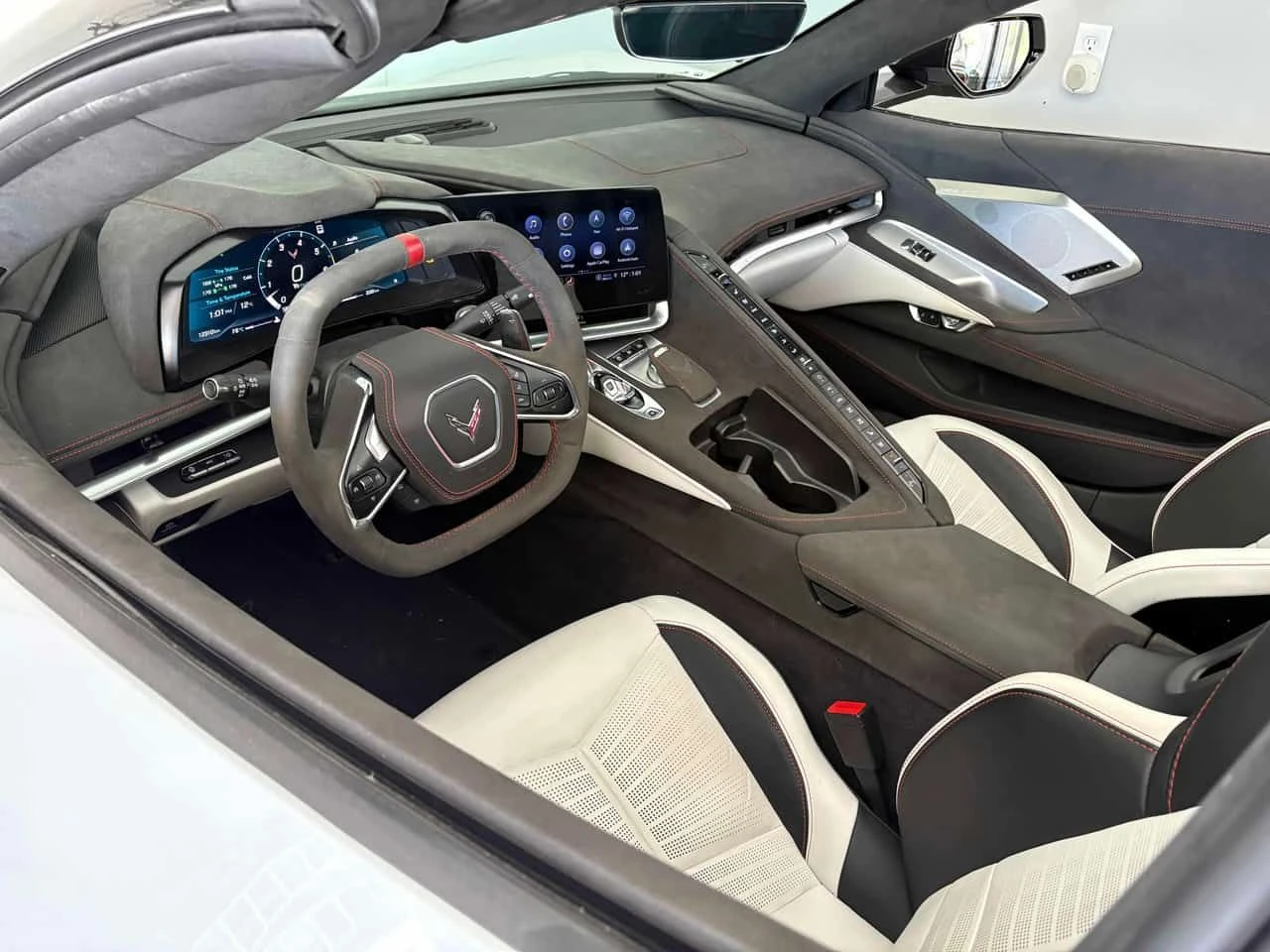 Chevrolet Corvette 2dr Stingray Conv w/3LT /70th Anniversary Edition, снимка 8 - Автомобили и джипове - 54093359