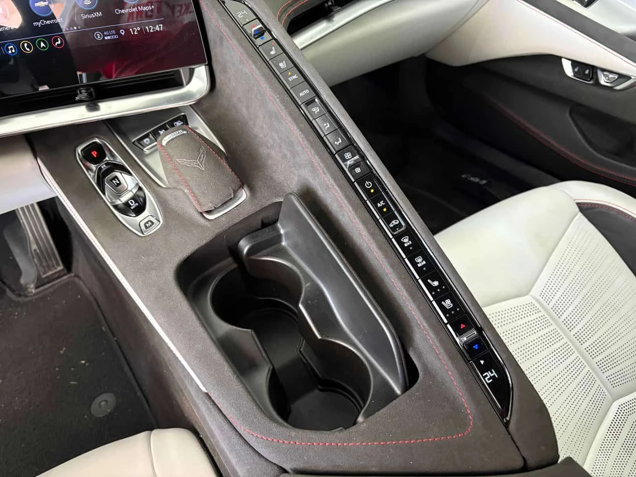 Chevrolet Corvette 2dr Stingray Conv w/3LT /70th Anniversary Edition, снимка 10 - Автомобили и джипове - 54093359