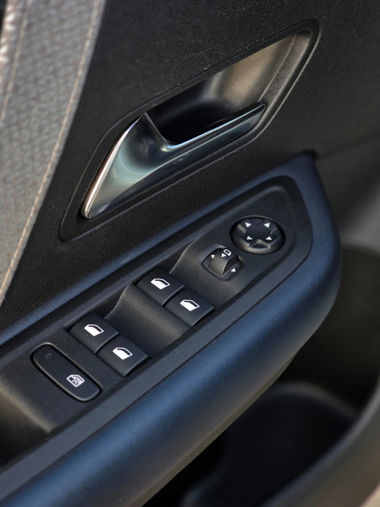 Citroen C4 electric, снимка 12 - Автомобили и джипове - 54303788